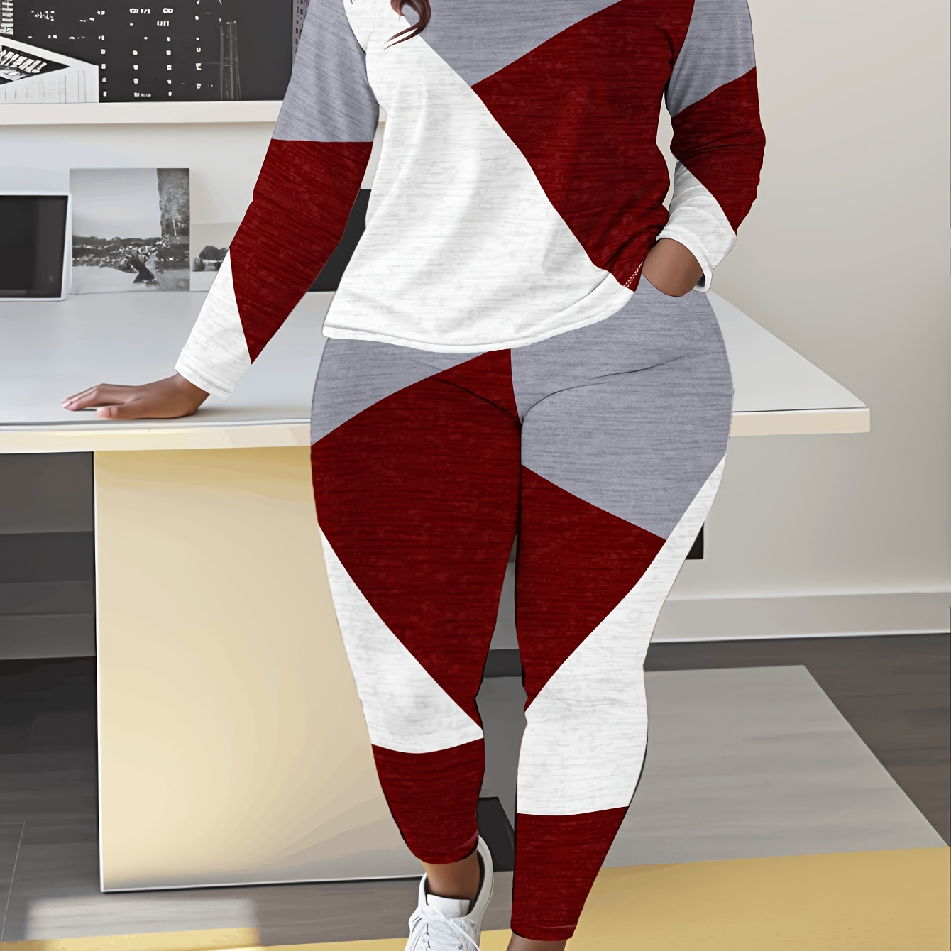 

Geometric Print Sweatshirt And Trousers Set - Casual Polyester Knit Fabric With Round Neck, Long Sleeve, And Pocket - One-piece Pullover Design For Women
