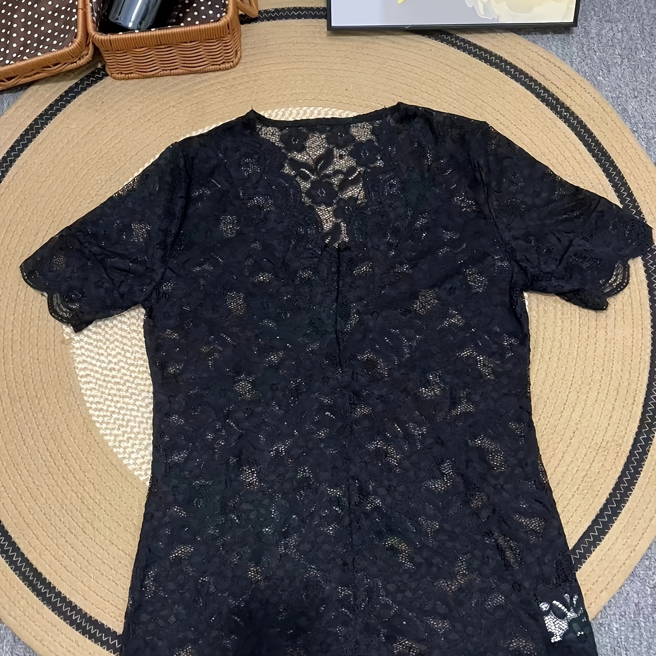 

Solid Color V Neck T-shirt, Elegant Short Sleeve Lace T-shirt For Every Day, Women's Clothing