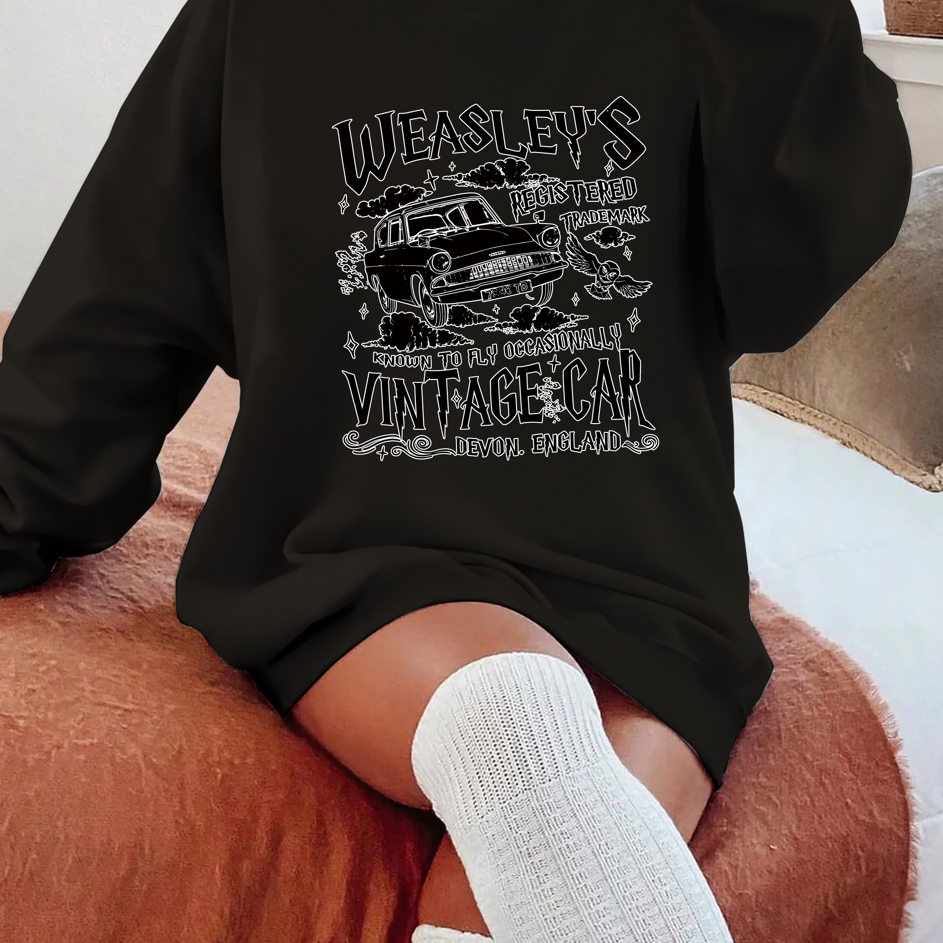 

Weasley's Vintage Car Long Sleeve Crewneck Sweatshirt For Women - Polyester Knit Fabric, Geometric Pattern, Round Neck, Fashion Sweatshirt