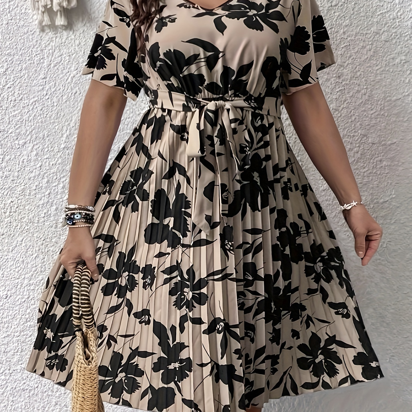 

Plus Size Floral Print Pleated Belted Dress, Vacation Style Short Sleeve V Neck Swing Dress For Spring & Summer, Women's Plus Size Clothing