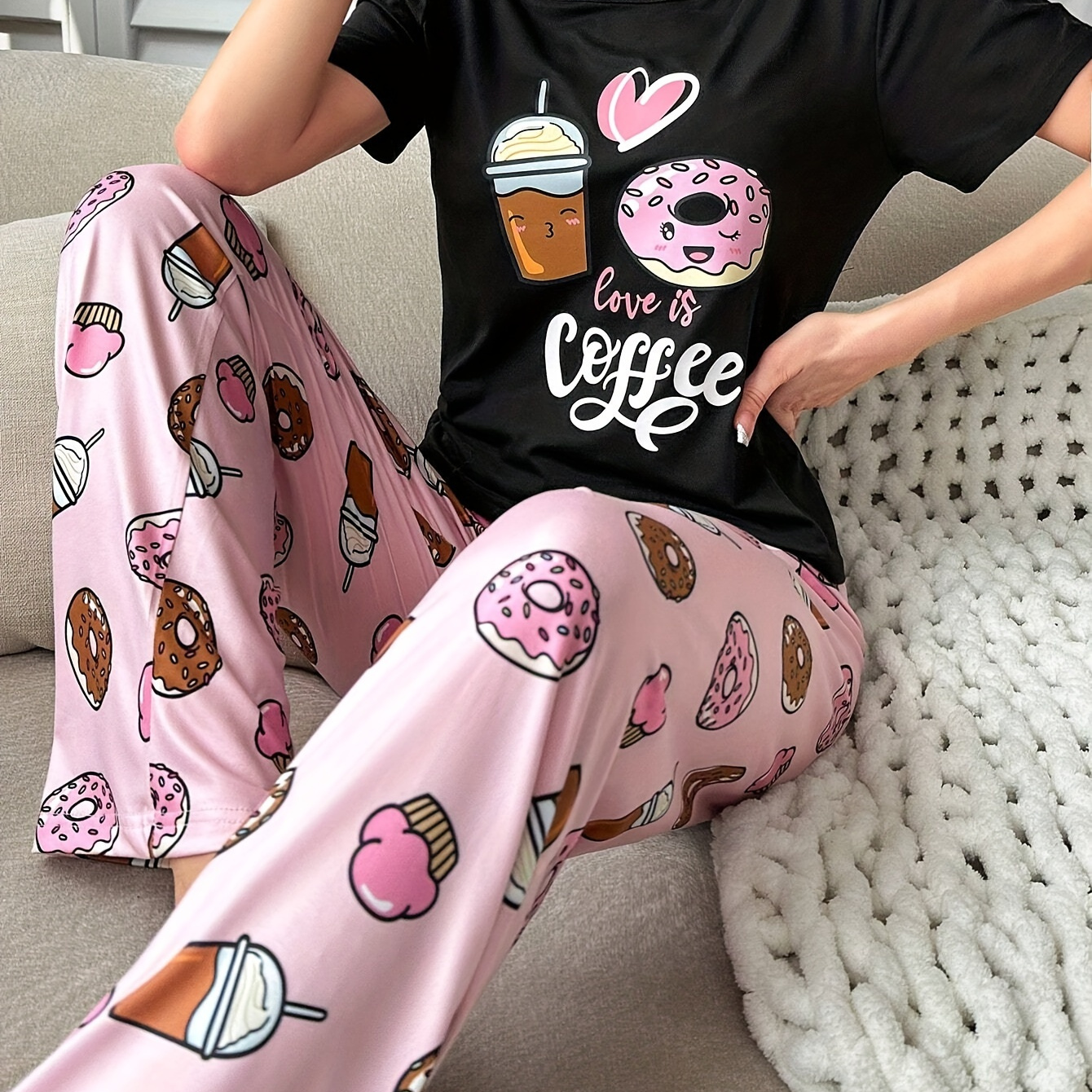 

Coffee & Donut & Slogan Print Pajama Set, Casual Short Sleeve Round Neck Top & Elastic Pants, Women's Sleepwear