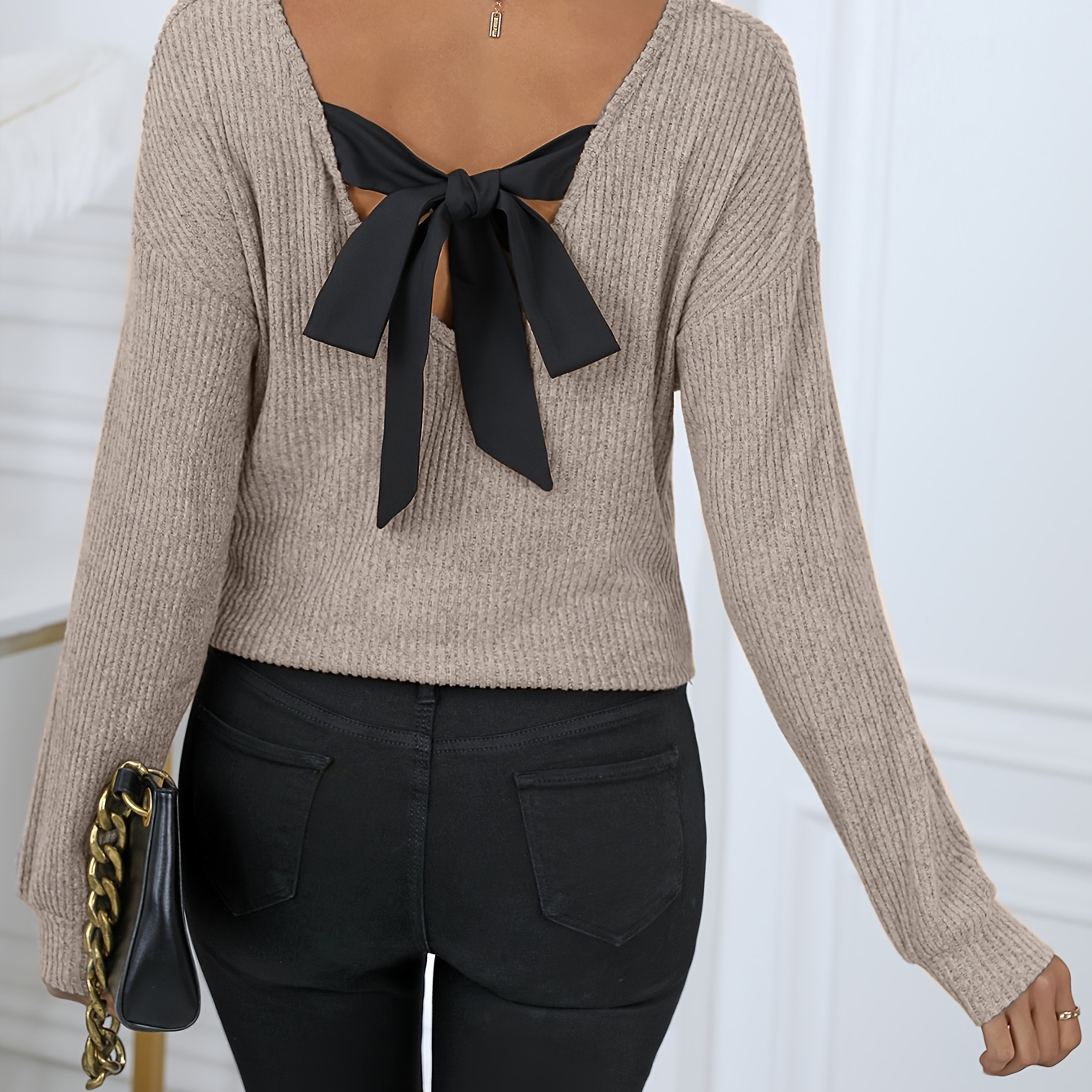 

Elegant Women's V-neck Long Sleeve T-shirt With Chic Black Bow Back Detail - Ribbed Texture, Polyester Blend, Machine Washable - Spring & Fall