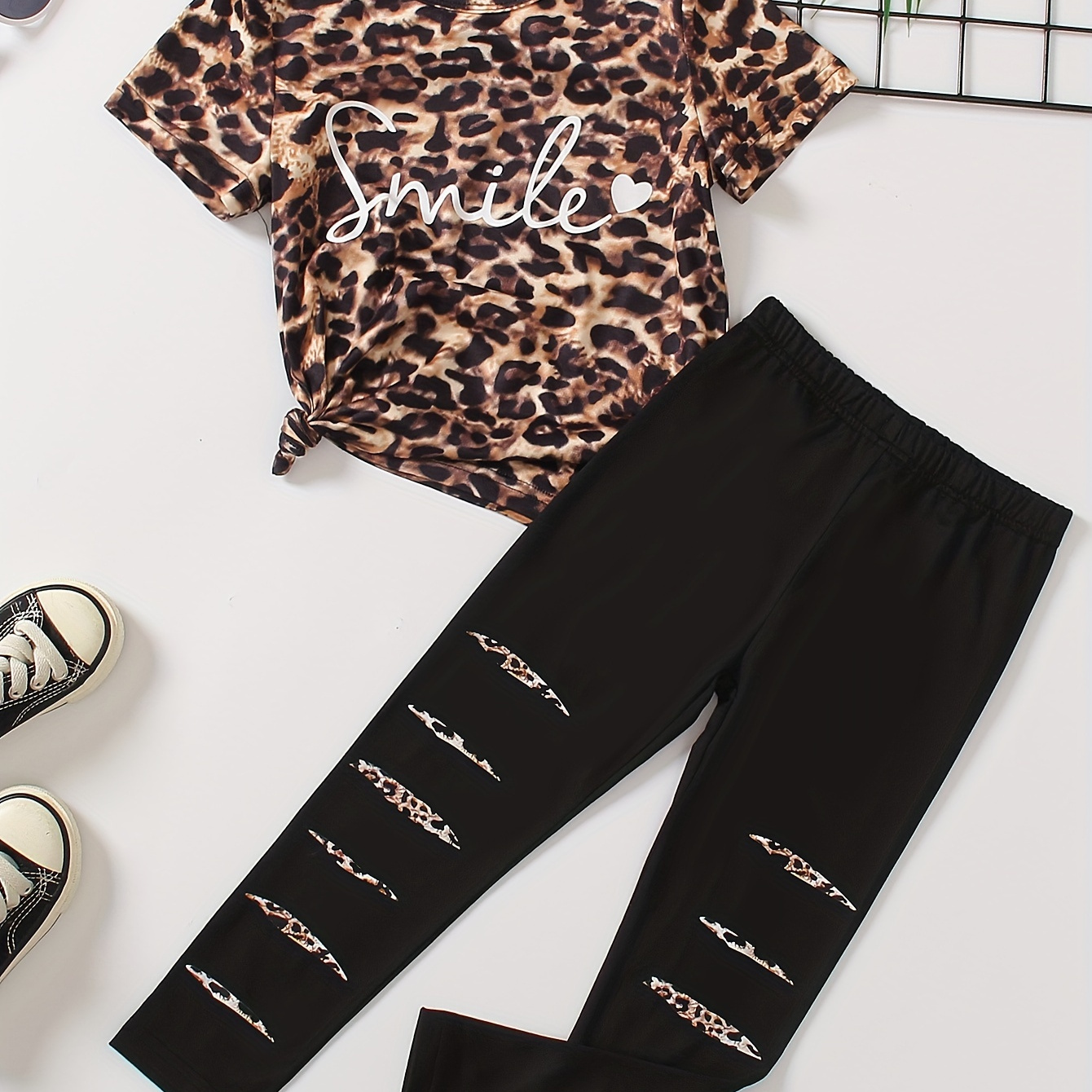 

2pcs Girls Leopard Print Short Sleeve T-shirt + Pants Set Summer Clothes Gift