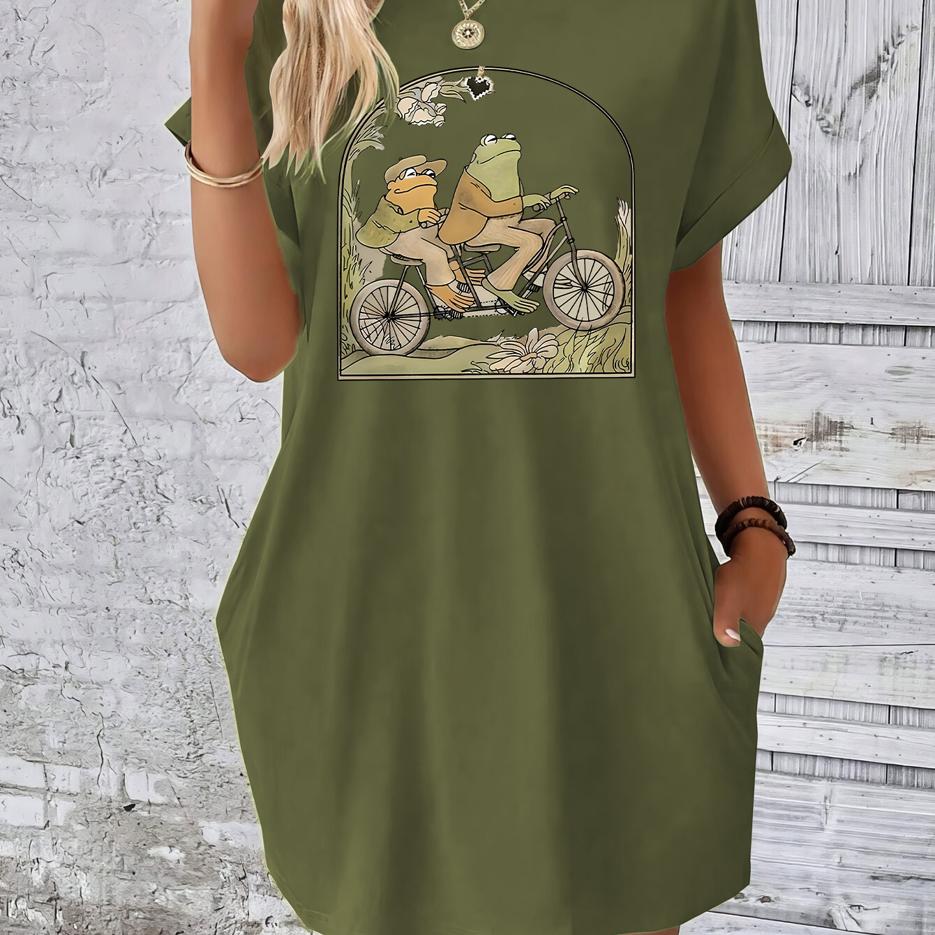 

Frog Riding Bike Print Pockets Tee Dress, Short Sleeve Crew Neck Casual Dress For Summer & Spring, Women's Clothing