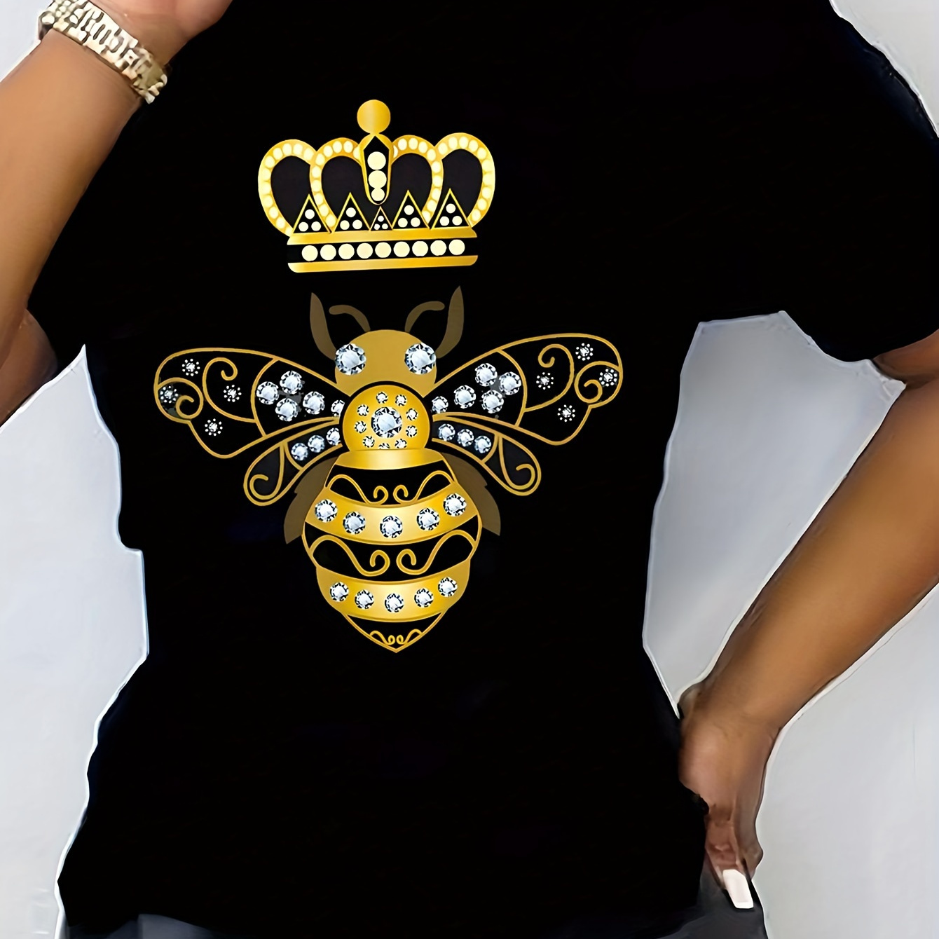 

Plus Size Crown & Bee Print T-shirt, Casual Short Sleeve Top For Spring & Summer, Women's Plus Size Clothing