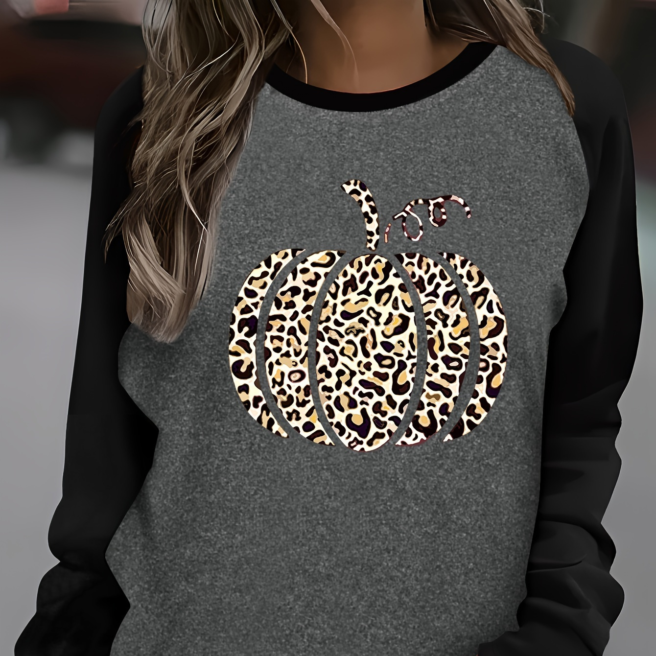 

Pumpkin Print T-shirt, Long Sleeve Crew Neck Casual Top For Spring & Fall, Women's Clothing