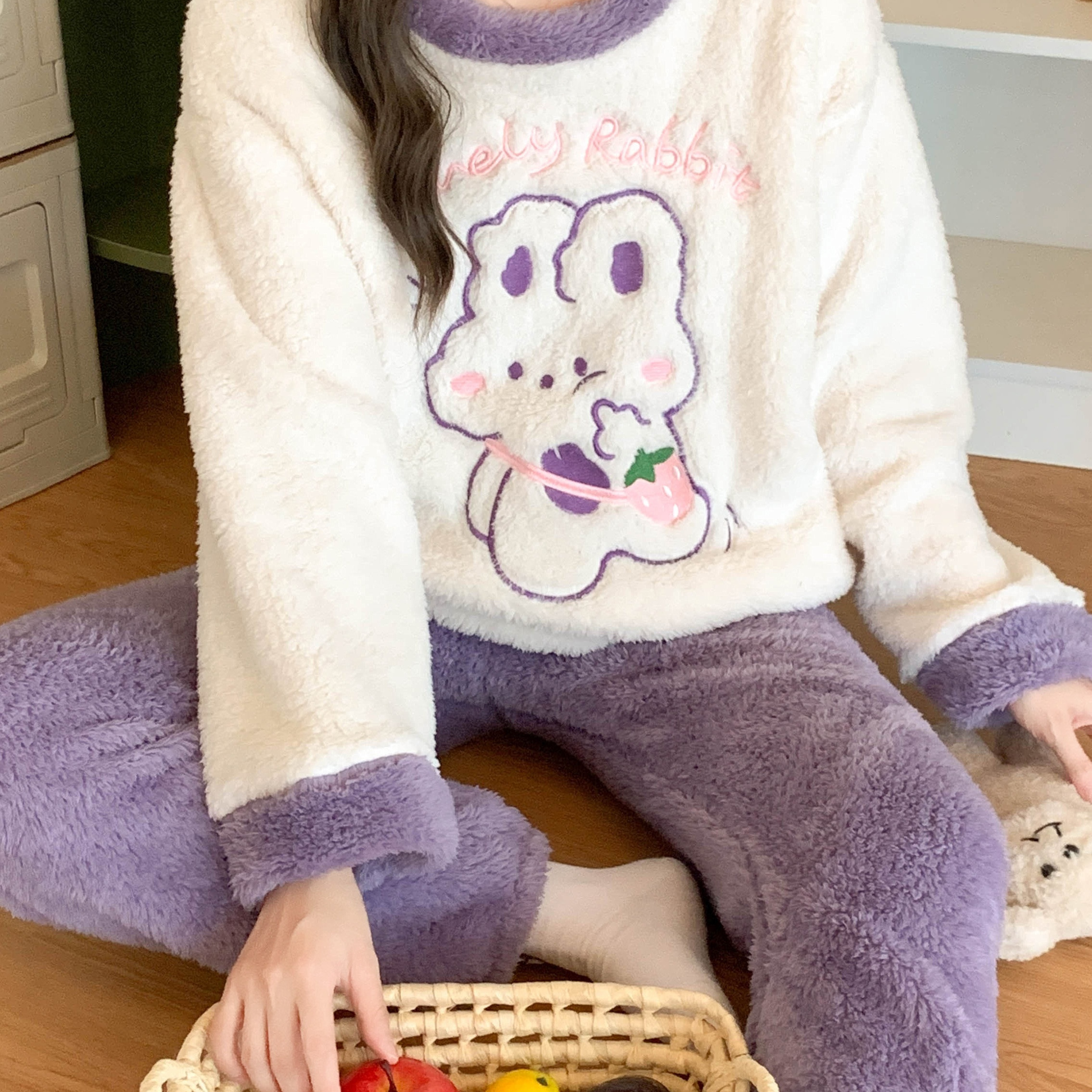 

Women's Cute Bunny Pattern Fleece Pajama Set, Long Sleeve Round Neck Top & Pants, Comfortable Relaxed Fit For Fall & Winter