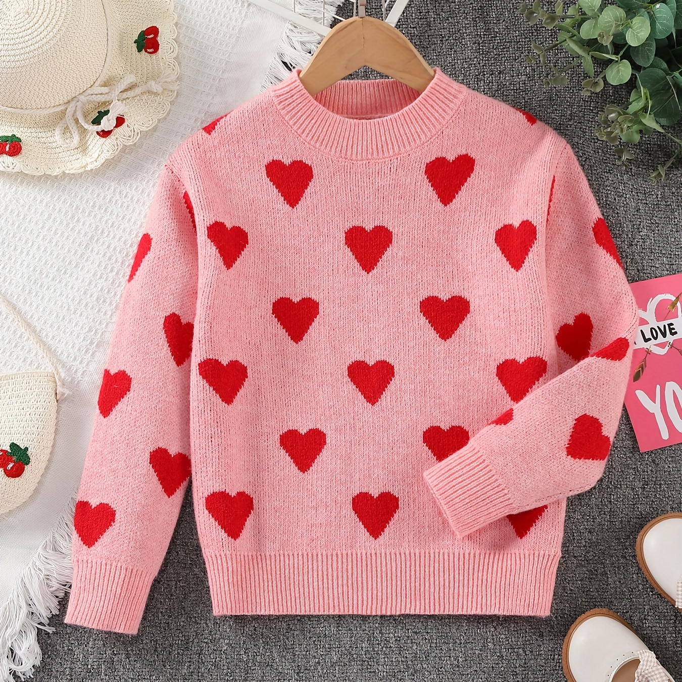 

Kid Girls Sweet Heart Graphic Long Sleeve Round Neck Pullover Sweater