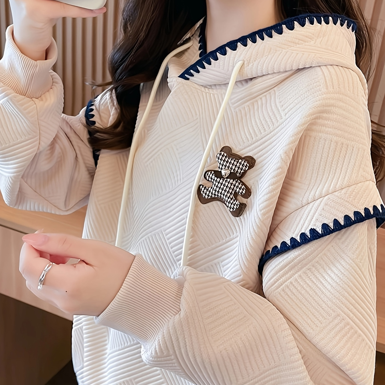 

Hooded Color- Lace 3d Patch Cartoon Waffle Sweatshirt For Women D1222a