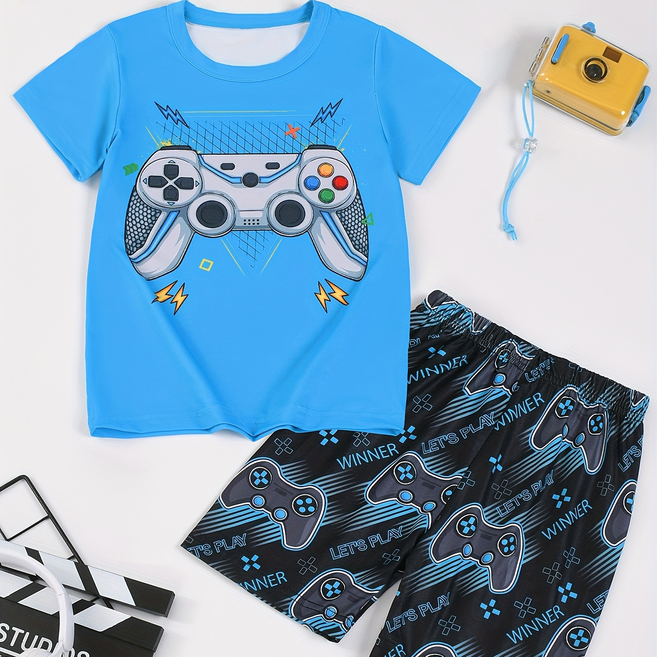 

Ensemble Pyjama 2 Pièces Pour Garçons Avec Imprimé Manette De Jeu, T-shirt À Manches Courtes Col Rond + Short Assorti À Imprimé Intégral, Tenue Confortable Pour Se Détendre