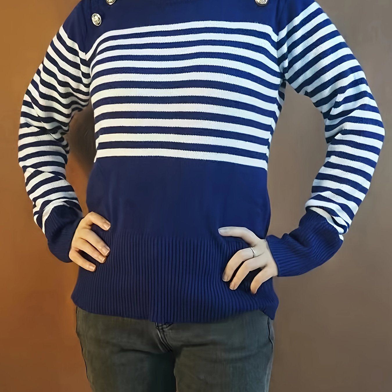 

Pullover décontracté à col rond et rayures, pull à manches longues avec boutons décoratifs pour l'hiver et l'automne, vêtements pour femmes.