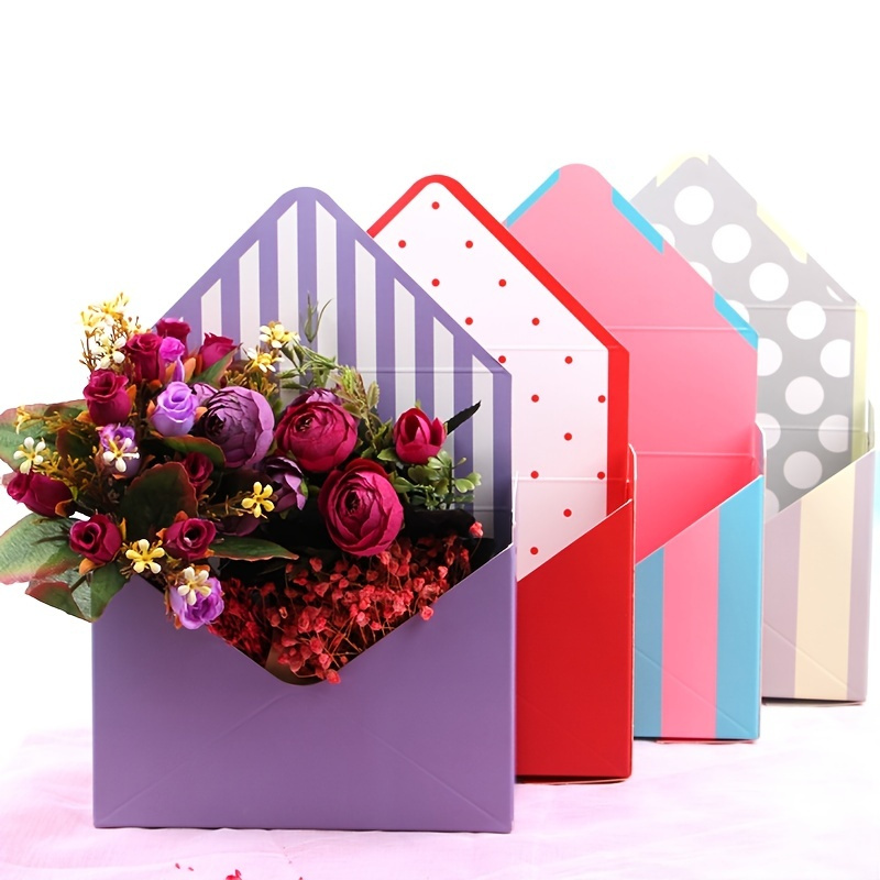 

1pc Envelope Shaped Gift Box, Romantic Envelope Stripe Flower Dot Bouquet Paper Packing Box Holder Florist Gift Bag Gift Boxes