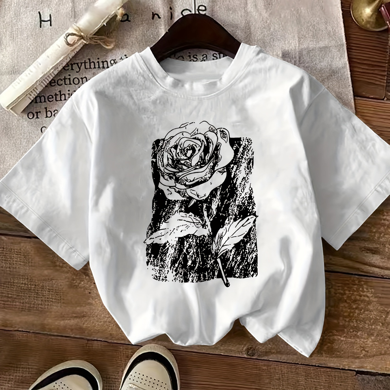 

T-shirt à manches courtes imprimé pour femme, 100% polyester, décontracté, col rond, tissu tricoté, longueur régulière, haut pour toutes les