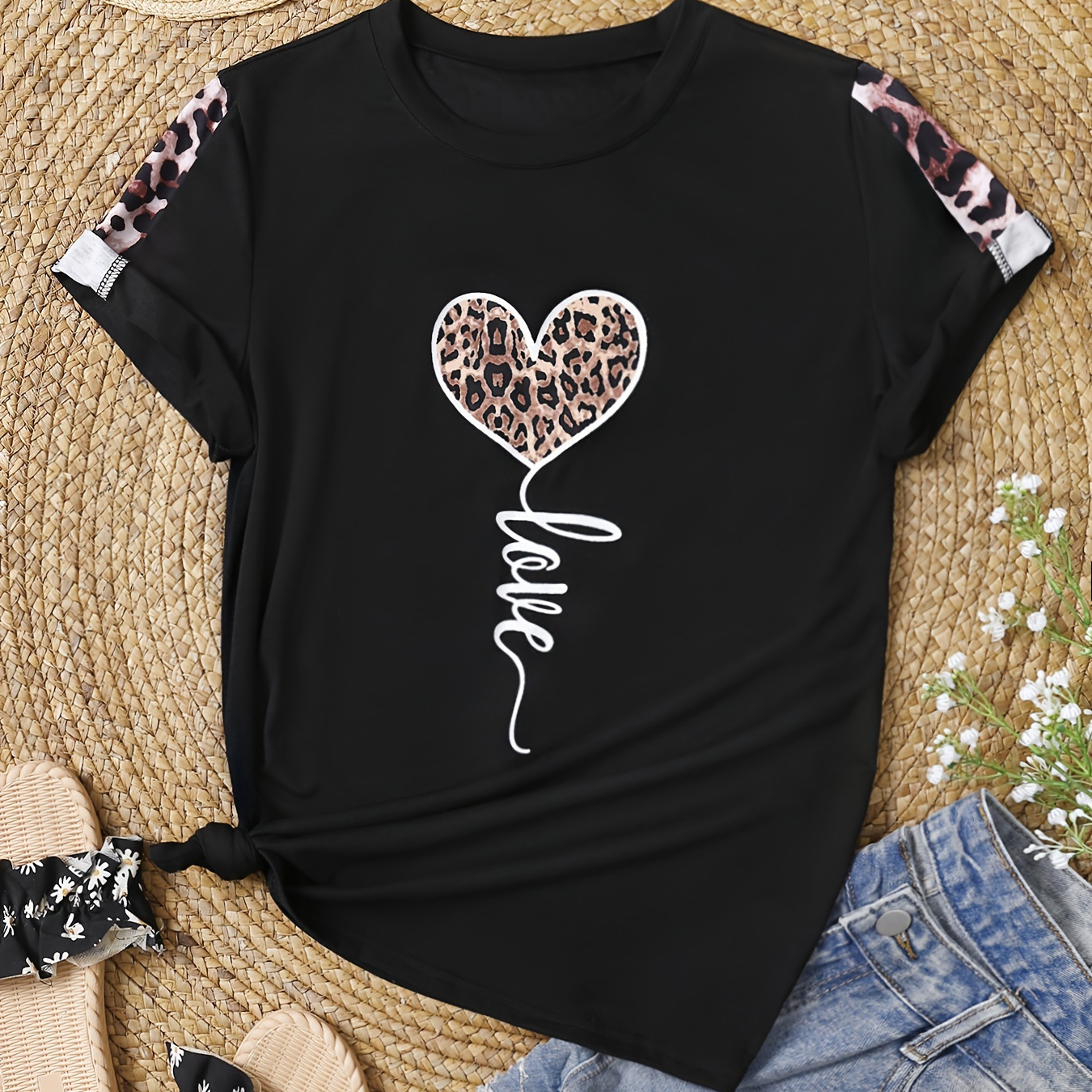 

T-shirt à col rond avec impression de cœur et de lettre, top décontracté à manches courtes pour le printemps et l'été, vêtements pour femmes