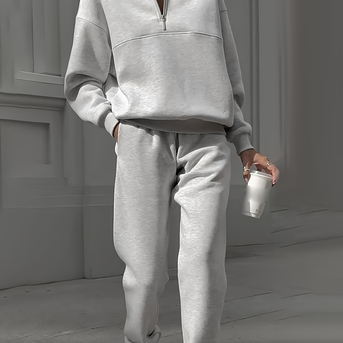 

Women's Casual Solid Color Sweatshirt & Joggers Set - Cozy Polyester, Machine Washable, Collared Neckline