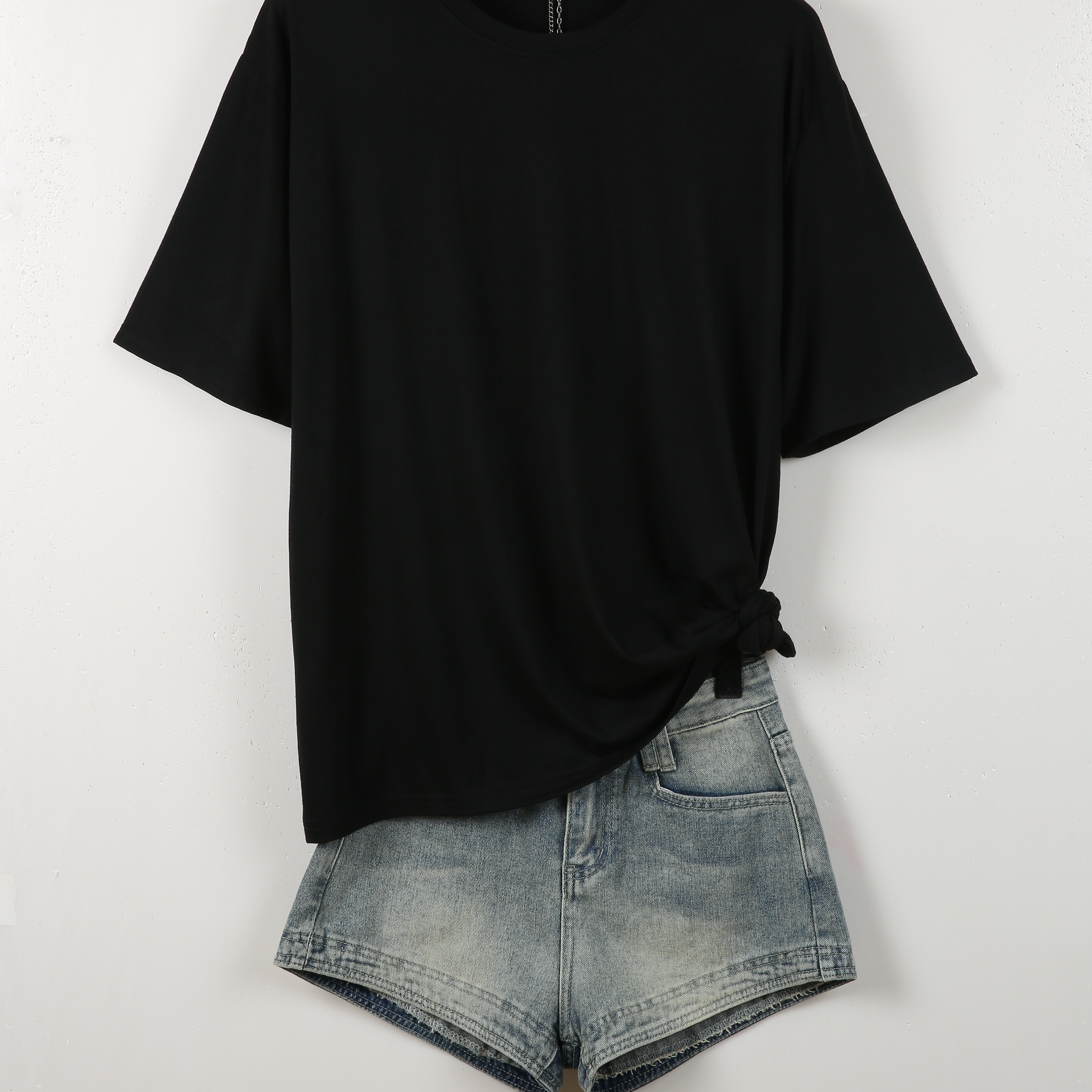 

Women's Basic T-shirt, Plus Size Solid Short Sleeve Round Neck Slight Stretch Tee