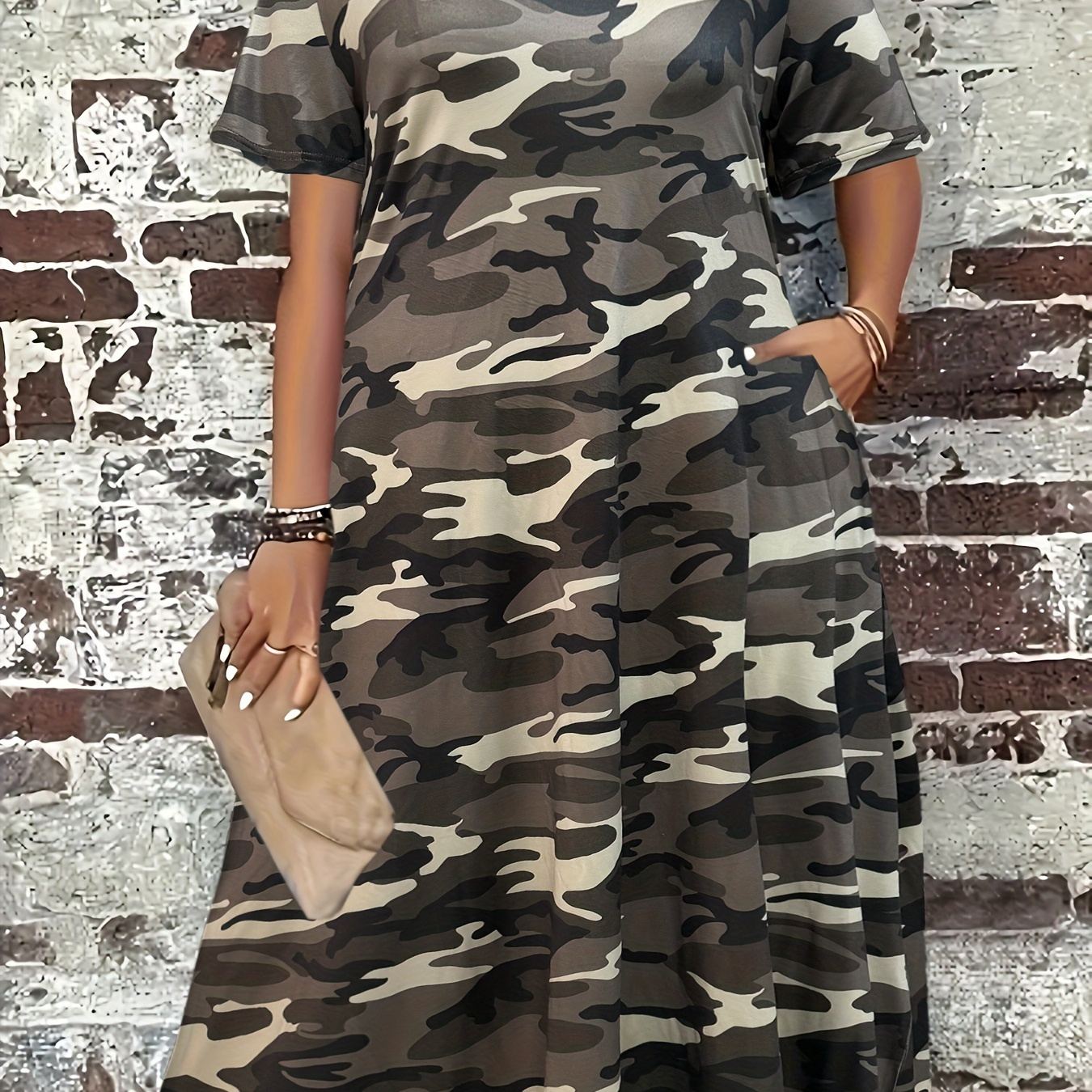 

Plus Size Camouflage Print Tee Dress, Casual Pocket Short Sleeve V Neck Dress For Spring & Summer, Women's Plus Size Clothing