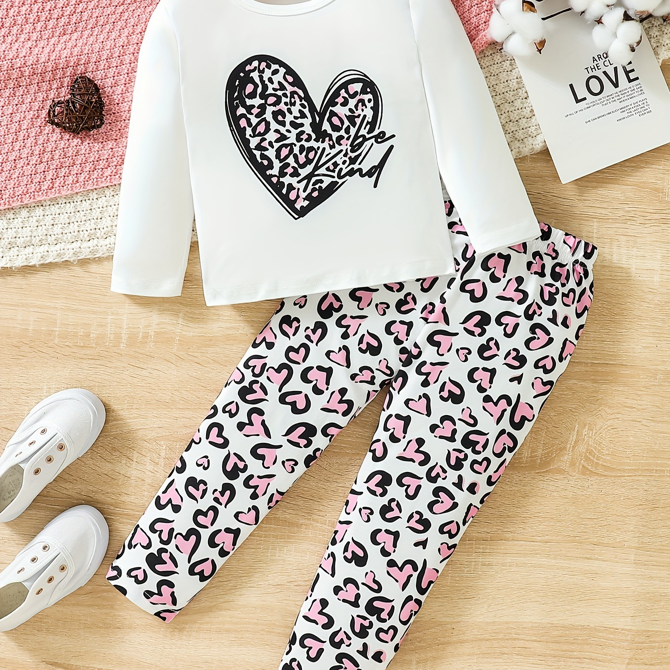 

2pcs Girl's Kind Print Outfit, Leopard Heart Pattern Long Sleeve Top & Love Heart Allover Print Pants Set, Toddler Kid's Clothes For Spring Fall