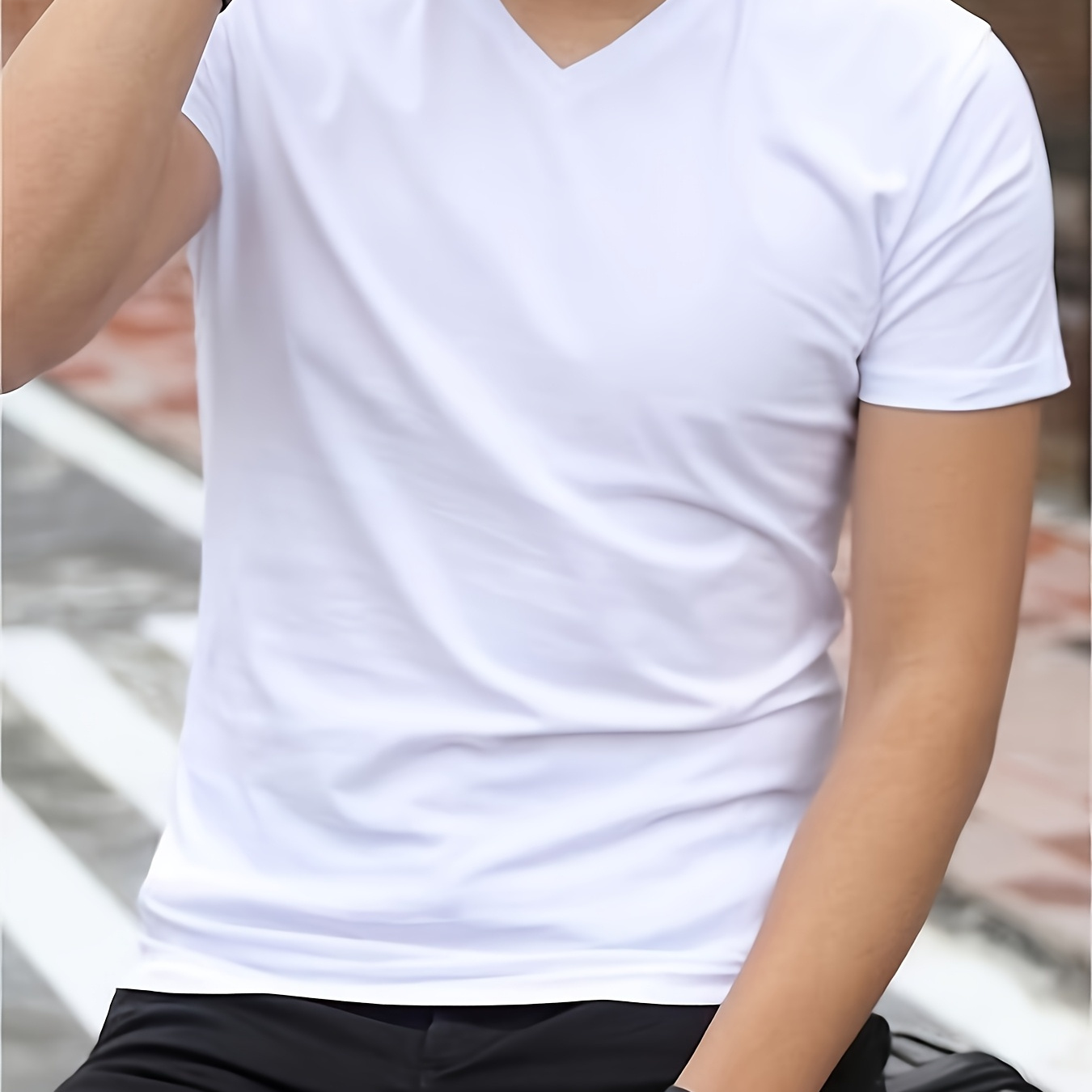 

Men' Trend V-neck White Short Sleeved Base Shirt