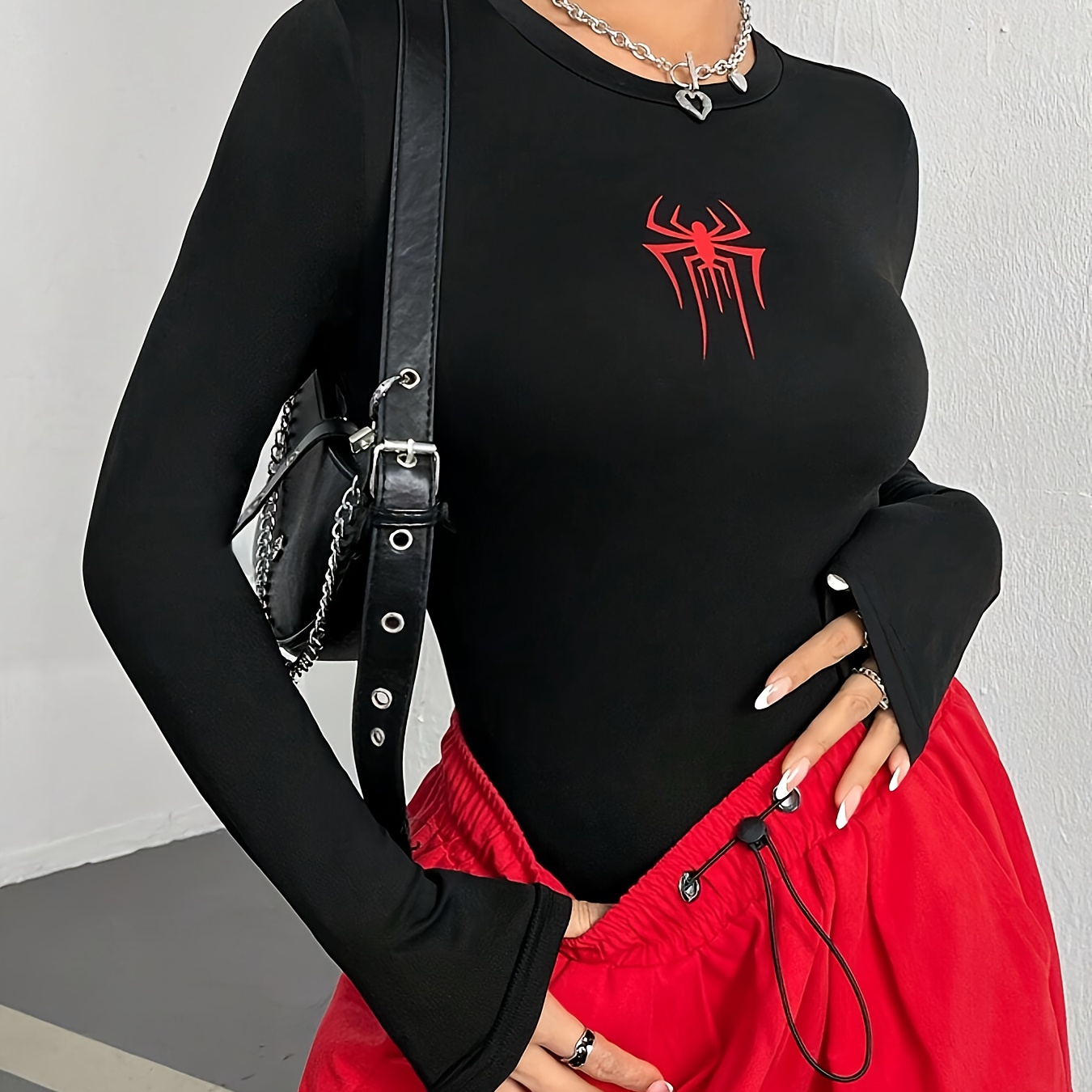 

Chic Spider Print Long Sleeve T-shirt For Women - Stretchy Knit, Crew Neck, Non-see-through - Spring & Fall