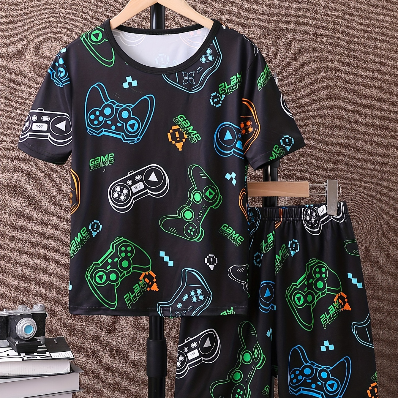 

2pcs Boys Casual Colorful Game Console Print Comfortable Versatile Short Sleeve T-shirt & Shorts Set, Cool, Lightweight And Comfy Summer Clothes!