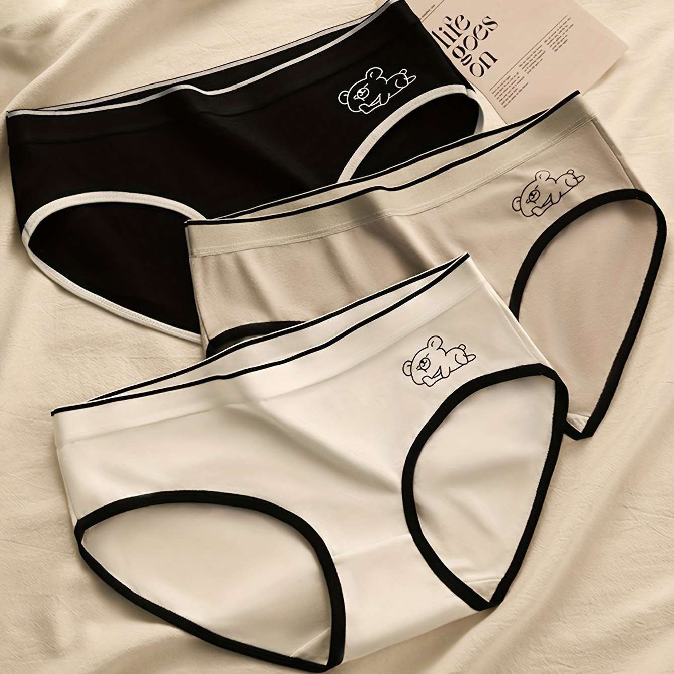 

3pcs Contrast Trim Seamless Print Briefs, Cute Comfy Breathable Stretchy Intimates Panties, Women's Lingerie & Underwear