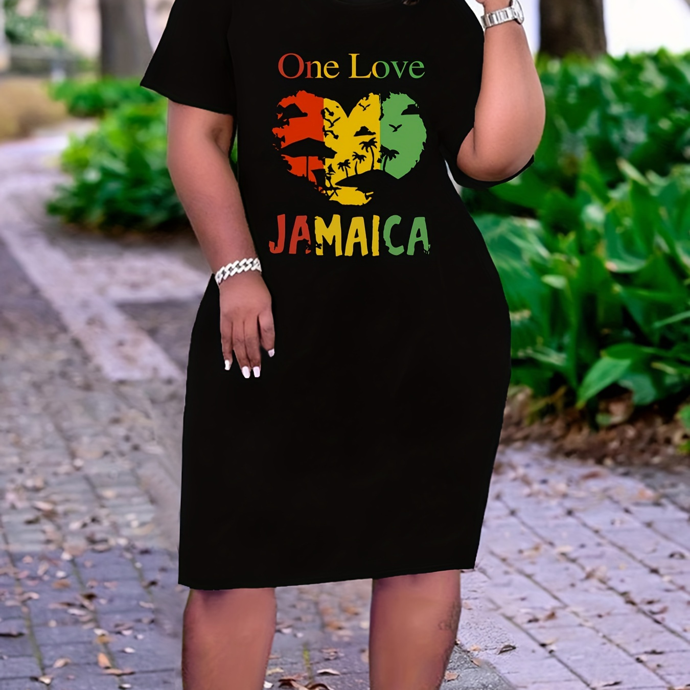 

Plus Size Heart & Letter Print Dress, Casual Crew Neck Short Sleeve Dress For Spring & Summer, Women's Plus Size Clothing
