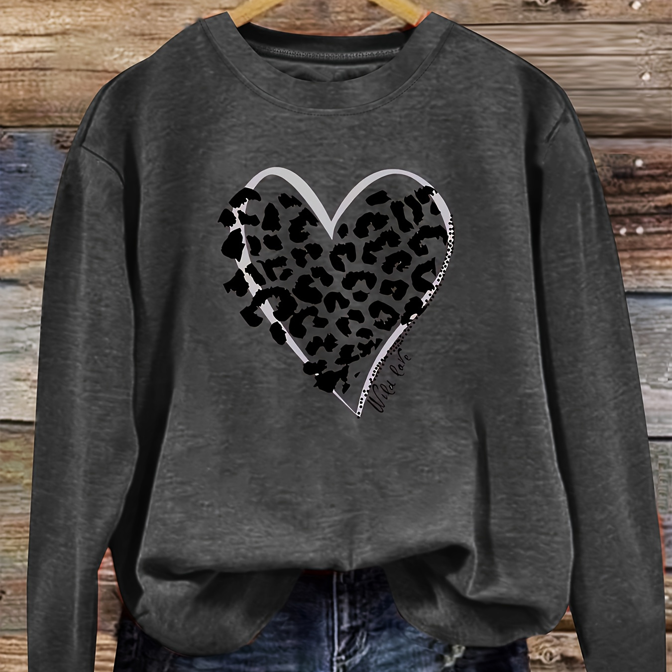 

Leopard Love Fashion Women' Long Sleeve Round Neck T-shirt Top
