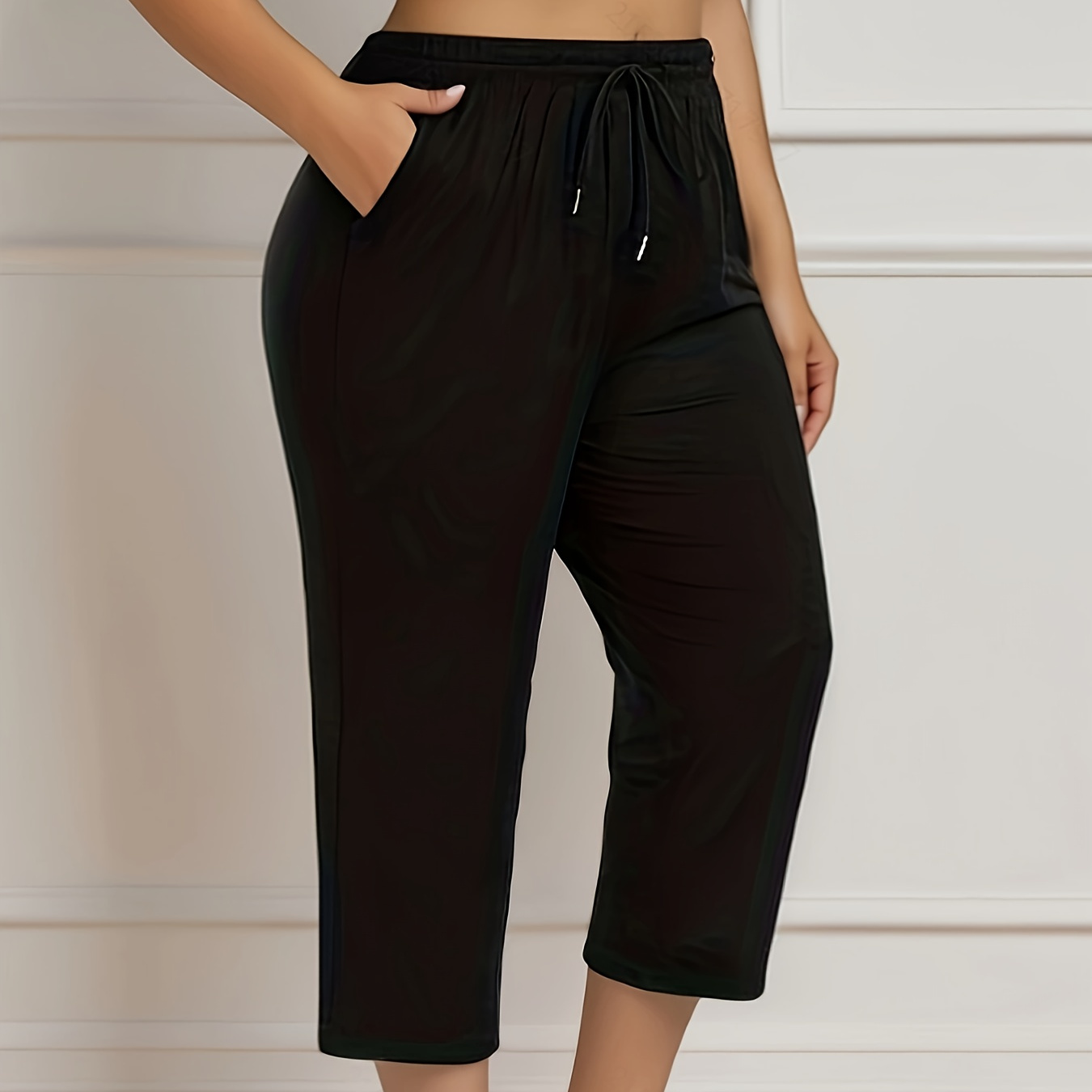 

Plus Size Solid Pocket Drawstring Capri Pants, Casual Elastic Waist Pants For Spring & Summer, Women's Plus Size Clothing