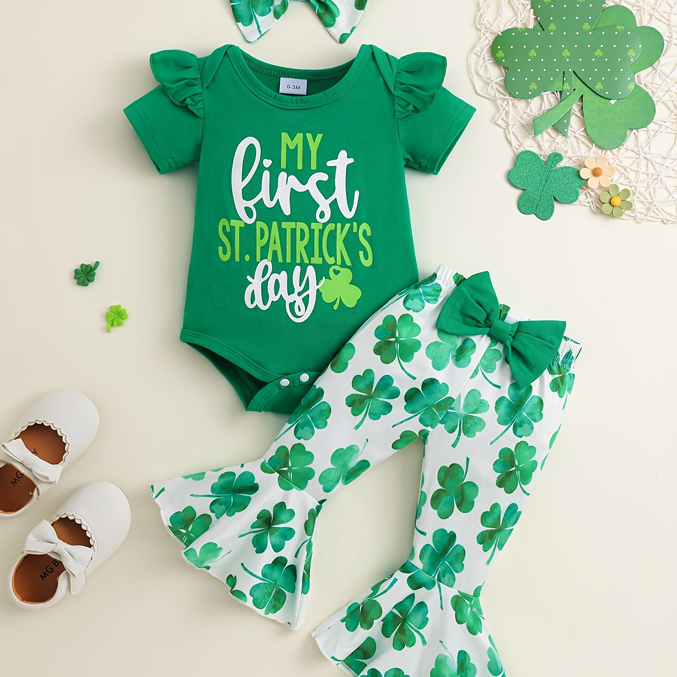 

3pcs Preschool Girl 's Day Letter Printed Shoulder Up Short Sleeve Jumpsuit&bow Decoration Clover Full Print Trumpet Pants&headband Set Clothing, For Outdoor