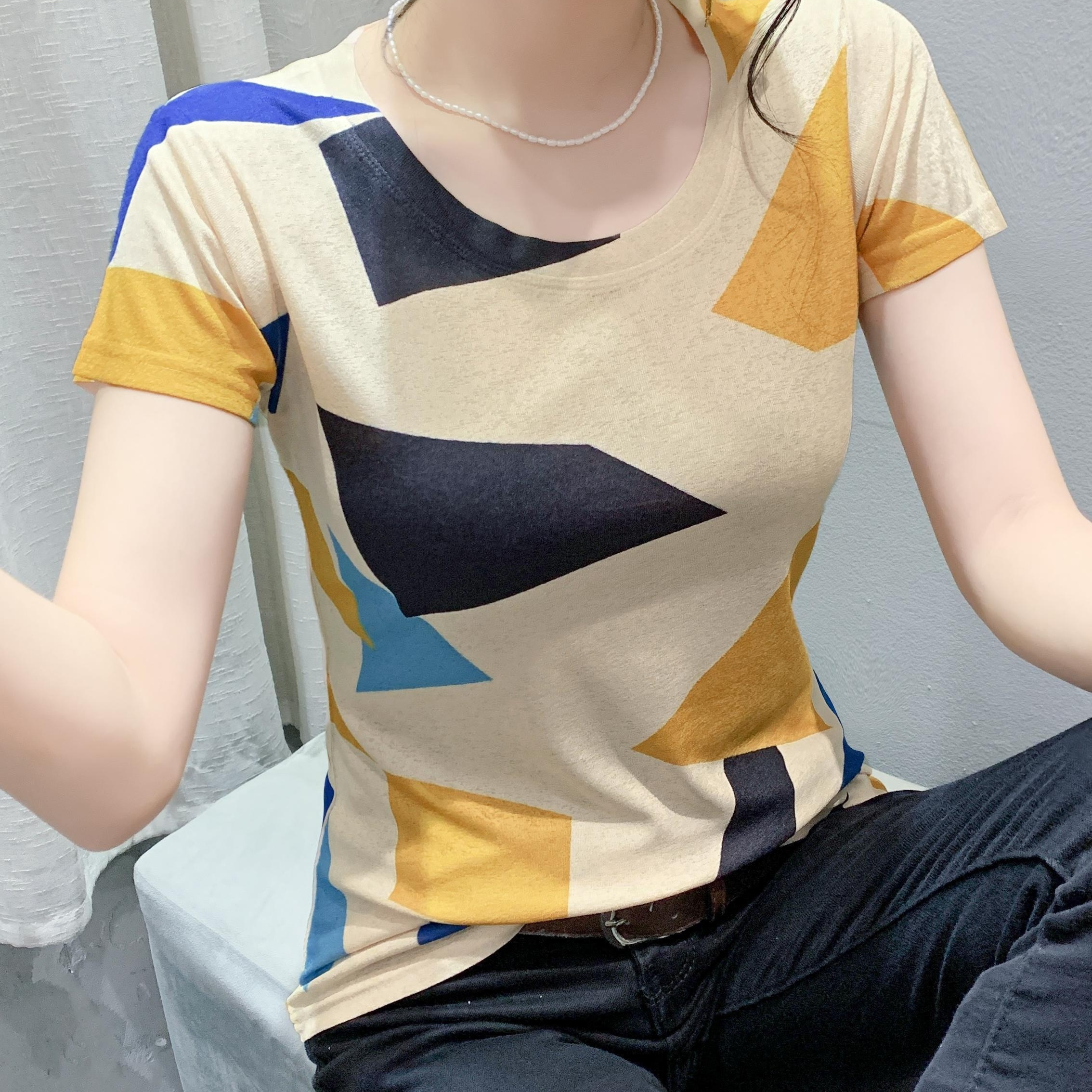 

Colorful Geo Print Crew Neck T-shirt, Casual Short Sleeve T-shirt For Spring & Summer, Women's Clothing
