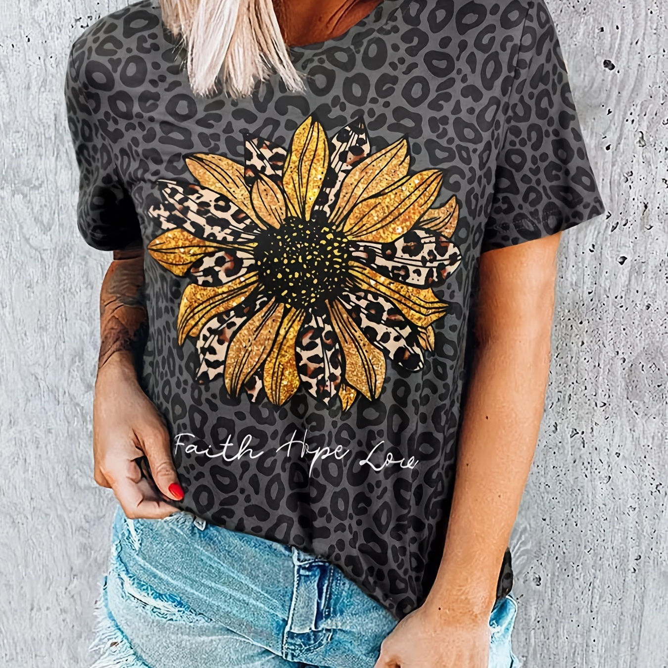 

Leopard Flower Print T-shirt, Crew Neck Short Sleeve T-shirt, Casual Every Day Tops, Women's Clothing