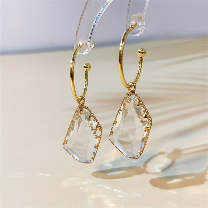 

Boucles d'Oreilles Pendantes en Verre Cristal Carré Plaqué Or 14K - Design Élégant Facetté pour Tenue Décontractée ou Vacances, Crochets en Cuivre Nickel, Boucles d'Oreilles Fantaisie