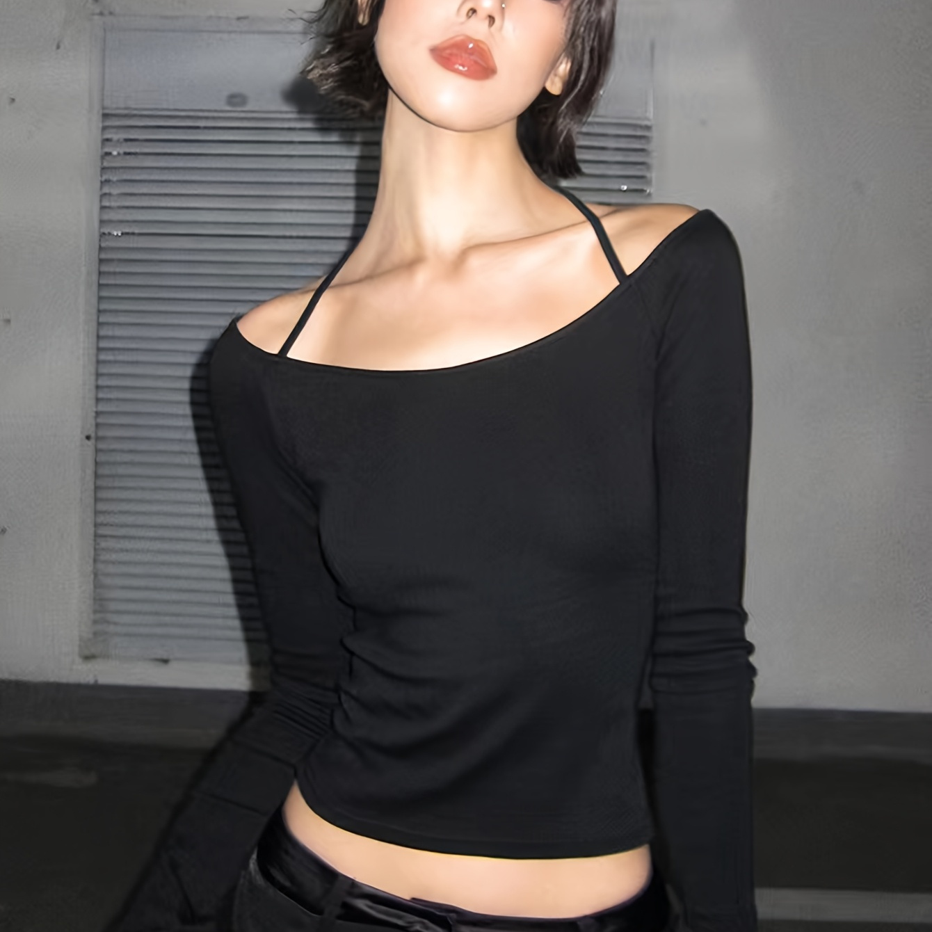 

1pc Women's Halter Neck T-shirt - Casual Solid Color Knit Fabric Top With Polyester 95% And Elastane 5% - Regular Length Tee