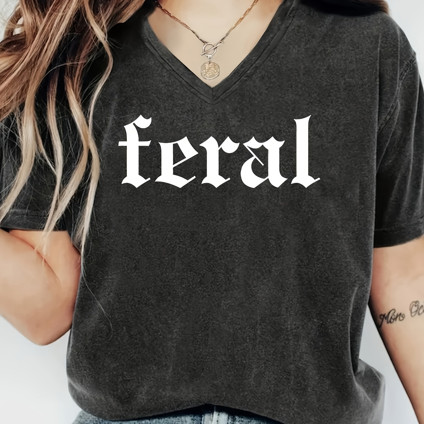 

Casual T-shirt, Printed Short-sleeved V-neck Slightly Stretch T-shirt