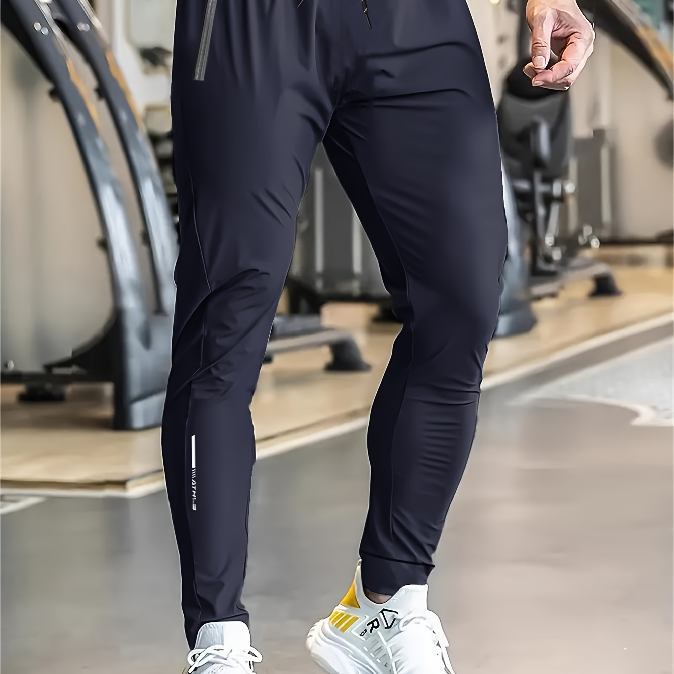 

1pc Men's Athletic Running Pants - Summer Breathable Polyester Sports Long Trousers With Zipper, Slight Stretch, Regular Fit, Print Pattern, Woven Fabric For Outdoor Activities