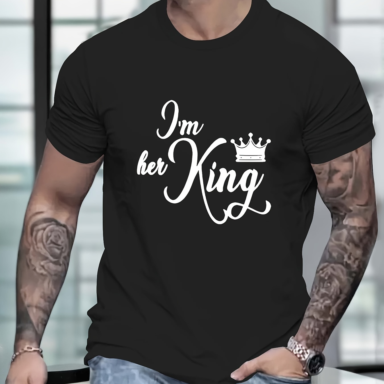 

Je suis le roi Alphabet Print Crew Neck T-shirt à manches courtes pour hommes, T-shirt décontracté d'été pour les vêtements quotidiens et les stations de vacances