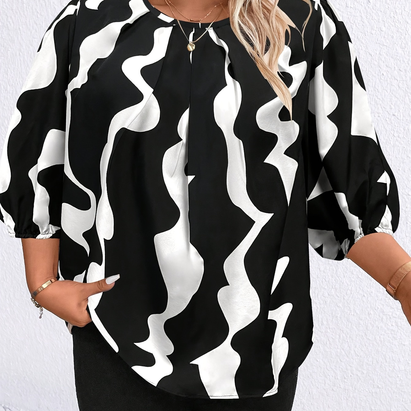 

1pc Size Printed Top, Polyester Round Neck Blouse, Autumn Season Non-stretch Woven Fabric, Black And Pattern