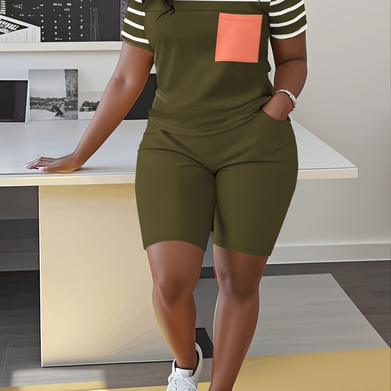 

Plus Size Casual Shorts Set, Striped Pattern Crew Neck Short Sleeve Top & Pocket Shorts Outfits For Spring & Summer, Women's Plus Size Clothing