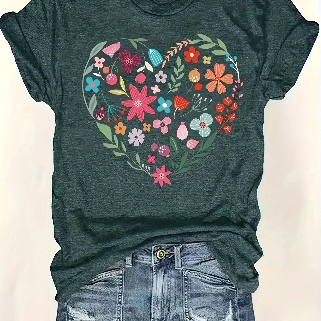 

Plus Size Floral & Heart Print T-shirt, Casual Short Sleeve Crew Neck Top For Spring & Summer, Women's Plus Size Clothing