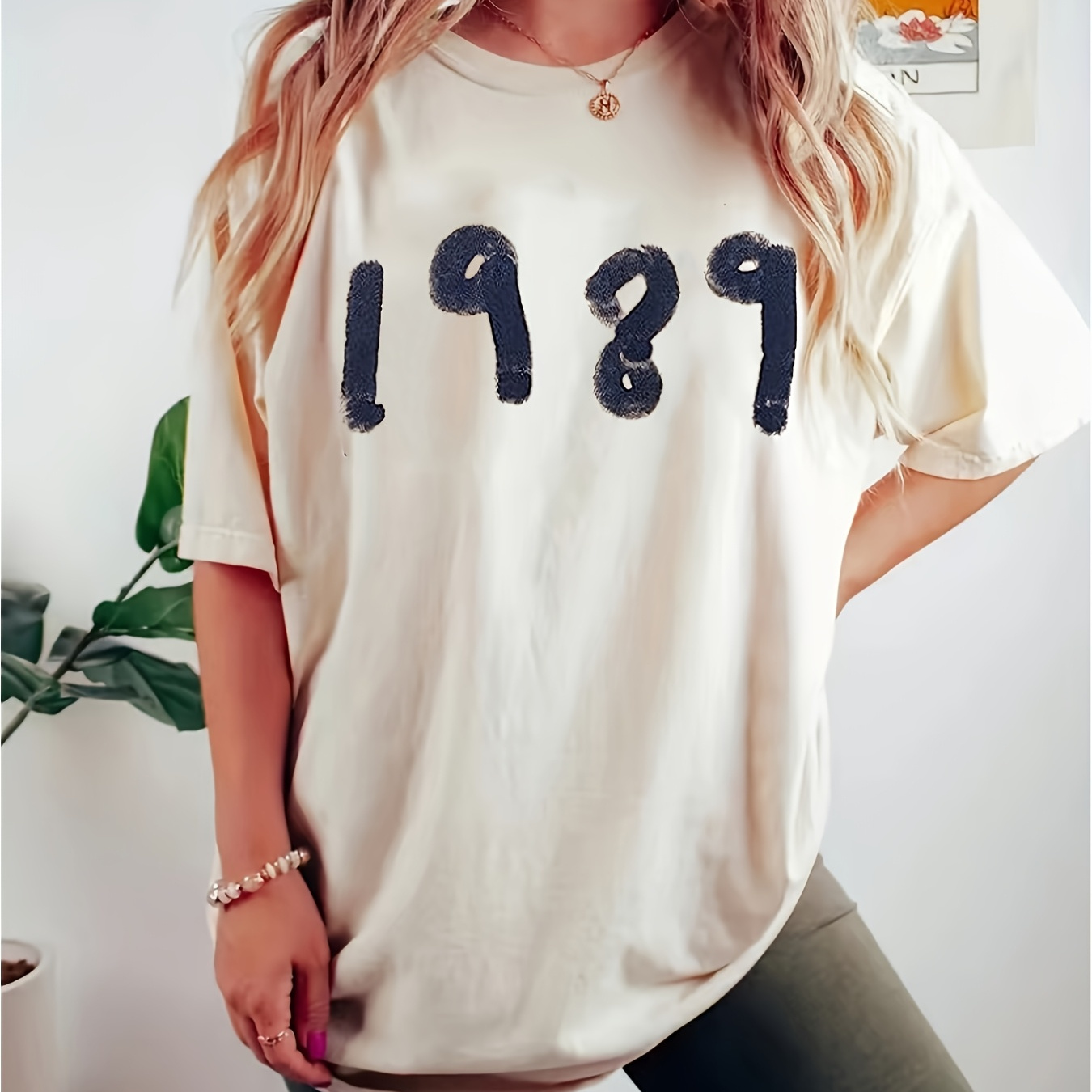 

Stylish "1989" Women's T-shirt - Casual Crew Neck, Soft Polyester , Machine Washable, Non-transparent With Letter Design - All , Clothing|crew Neck Top|stretch Fabric