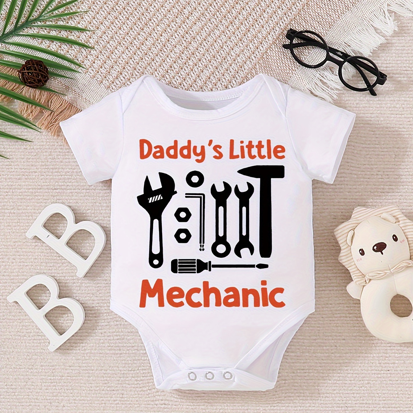 

Baby Boys Bodysuit With Snap Closure, Cute Letter Printed "daddy's Little Mechanic", Comfortable Fit For Toddler Boys