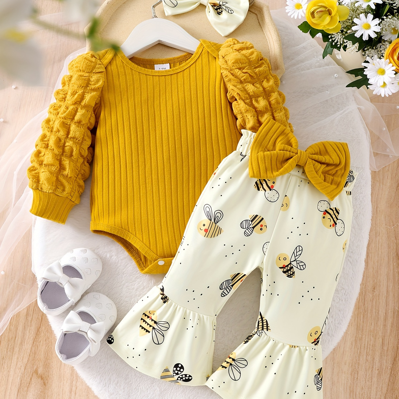 

Baby Girls Sweet Long Sleeve Bodysuit & Little Bee Print Flared Trousers Set With Hair Ring