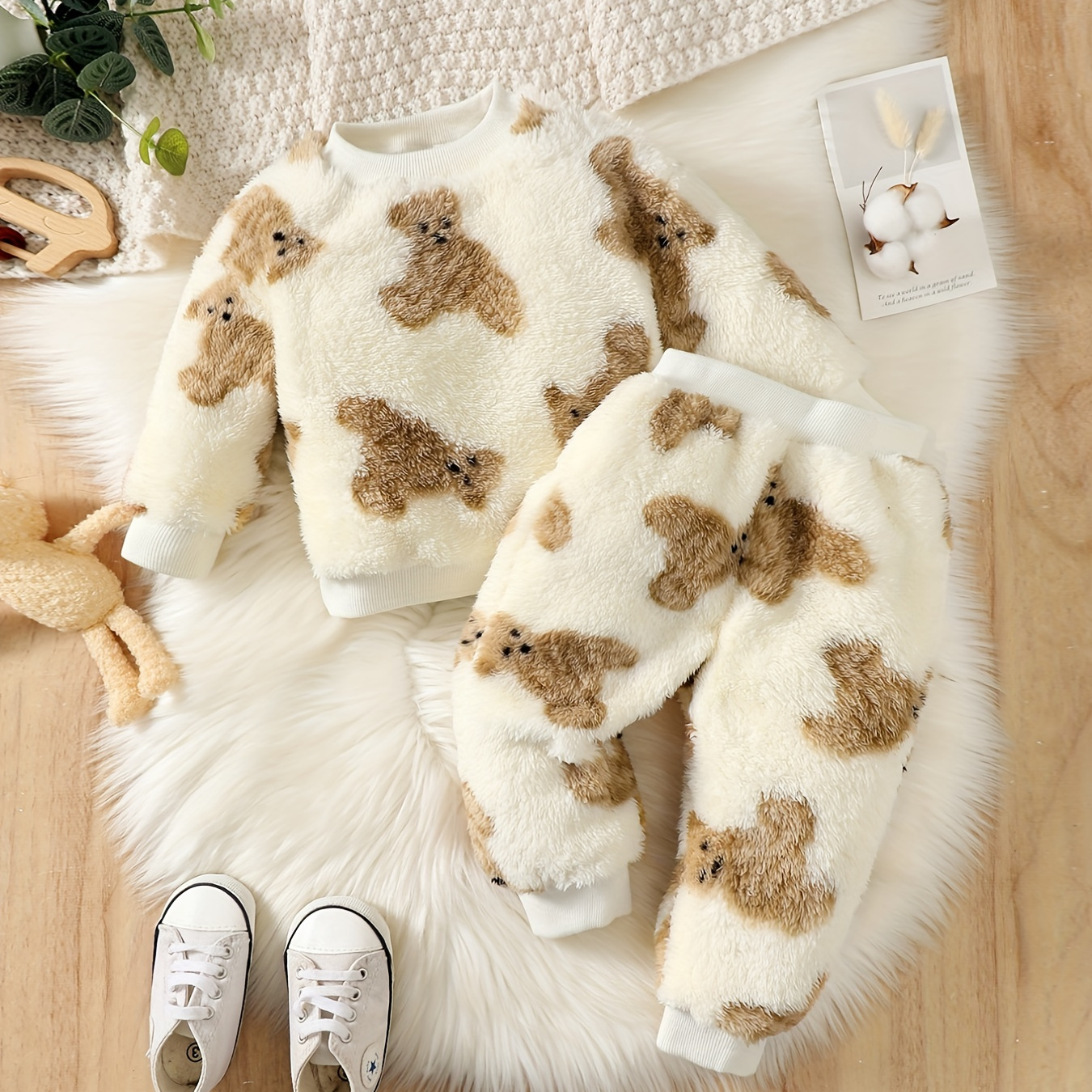 

2pcs Baby Girls Fashion Casual Outfit, Cute Bear Pattern Round Neck Long Sleeve Double-sided Furry Plush Top & Trousers Set Autumn Winter Warn Outwear