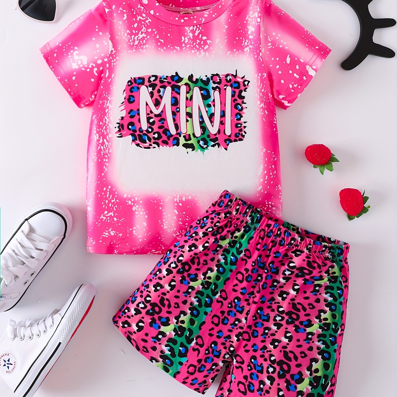 2pcs Girls 'Mini' Letter & Leopard Graphic Short Sleeve Top + Pink Leopard Allover Print Shorts Set Clothes