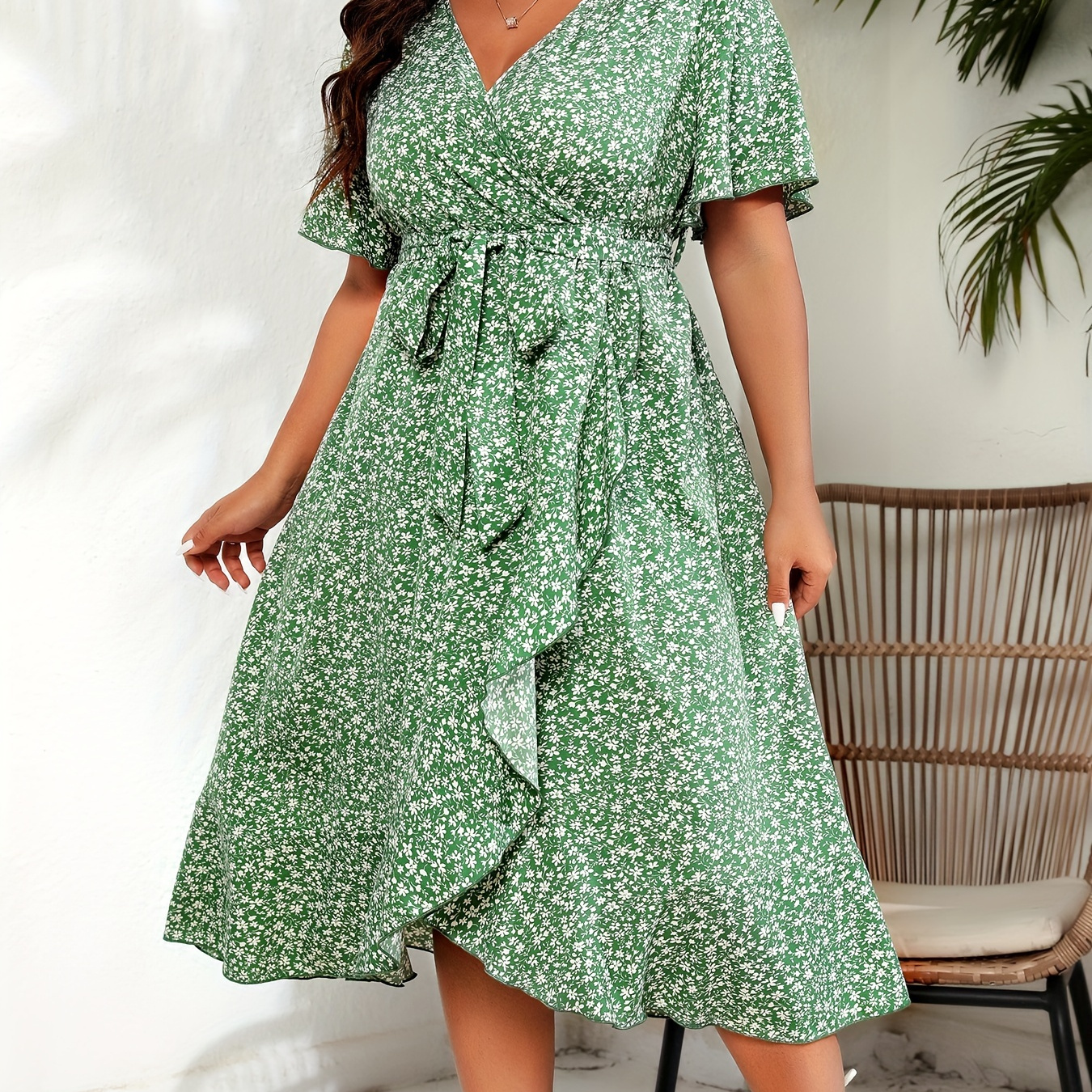 

Robe à volants imprimée florale grande taille, robe décontractée à manches courtes et col en V pour le printemps et l'été, vêtements grande taille pour femmes