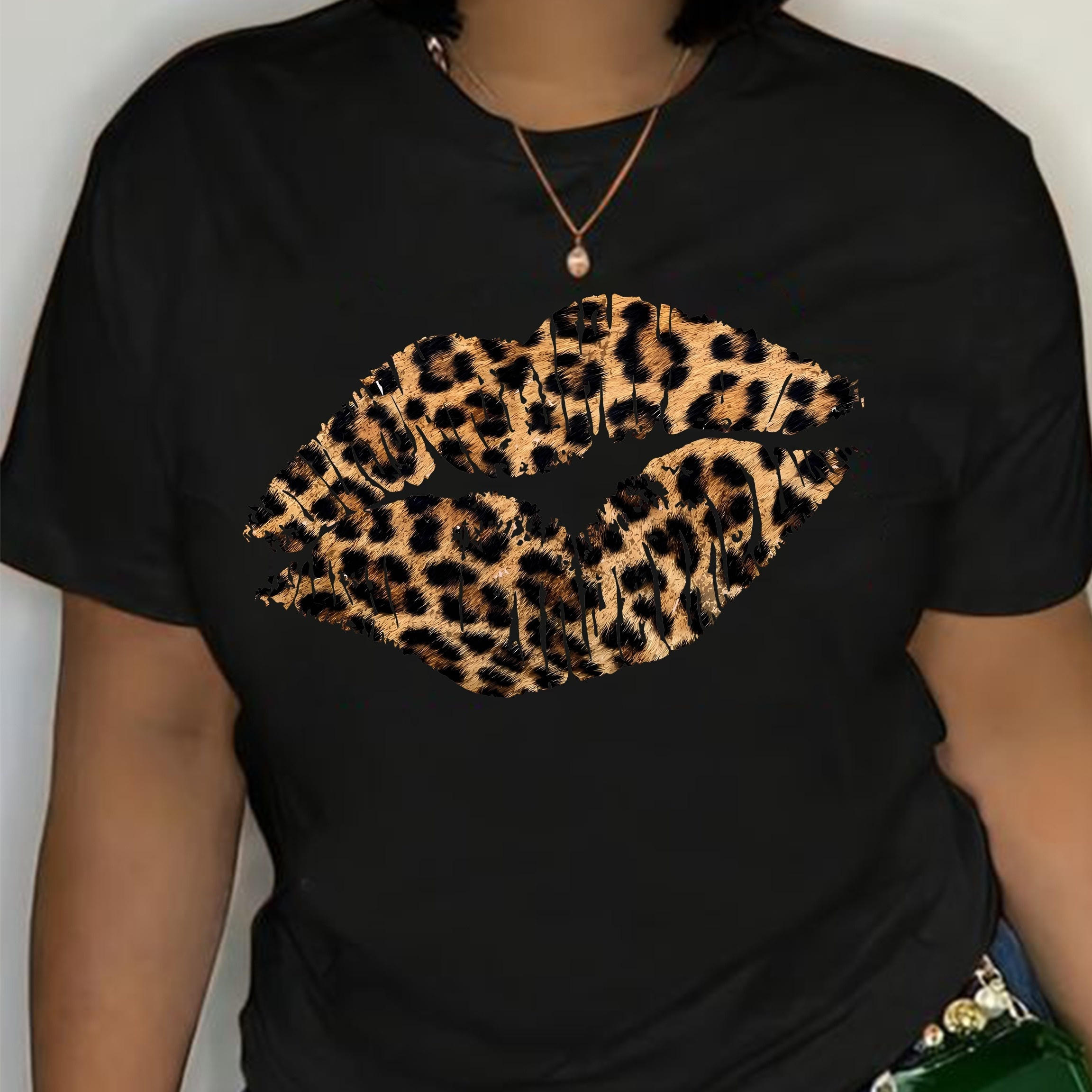 

Leopard Lip Print Crew Neck T-shirt, Casual Short Sleeve T-shirt For Spring & Summer, Women's Clothing