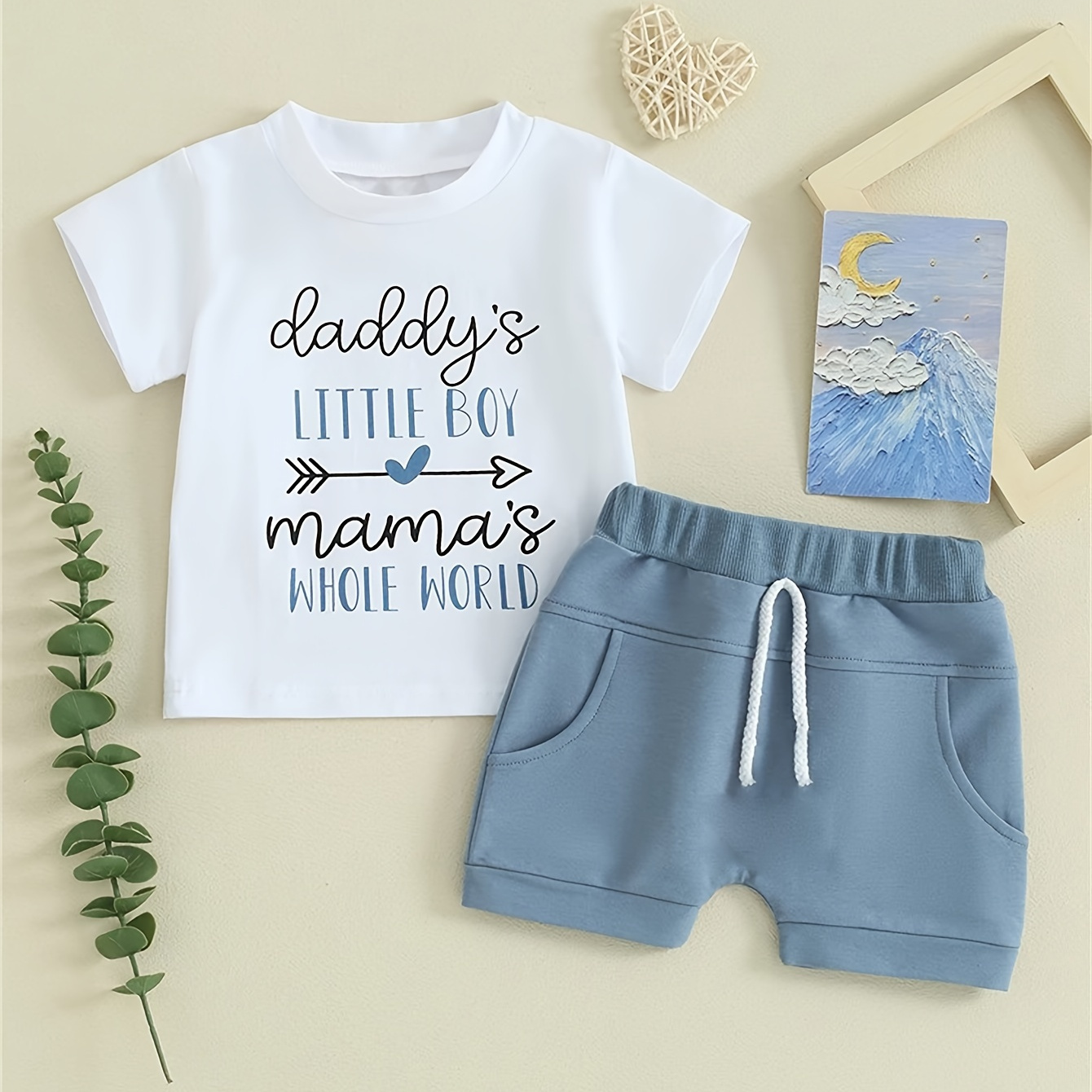 

2pcs Toddler Outfit Set, Casual Short Sleeve Top With "daddy's Little Boy Mama's Whole World" Print & Matching Shorts, Round Neck, Sporty Look For Kids
