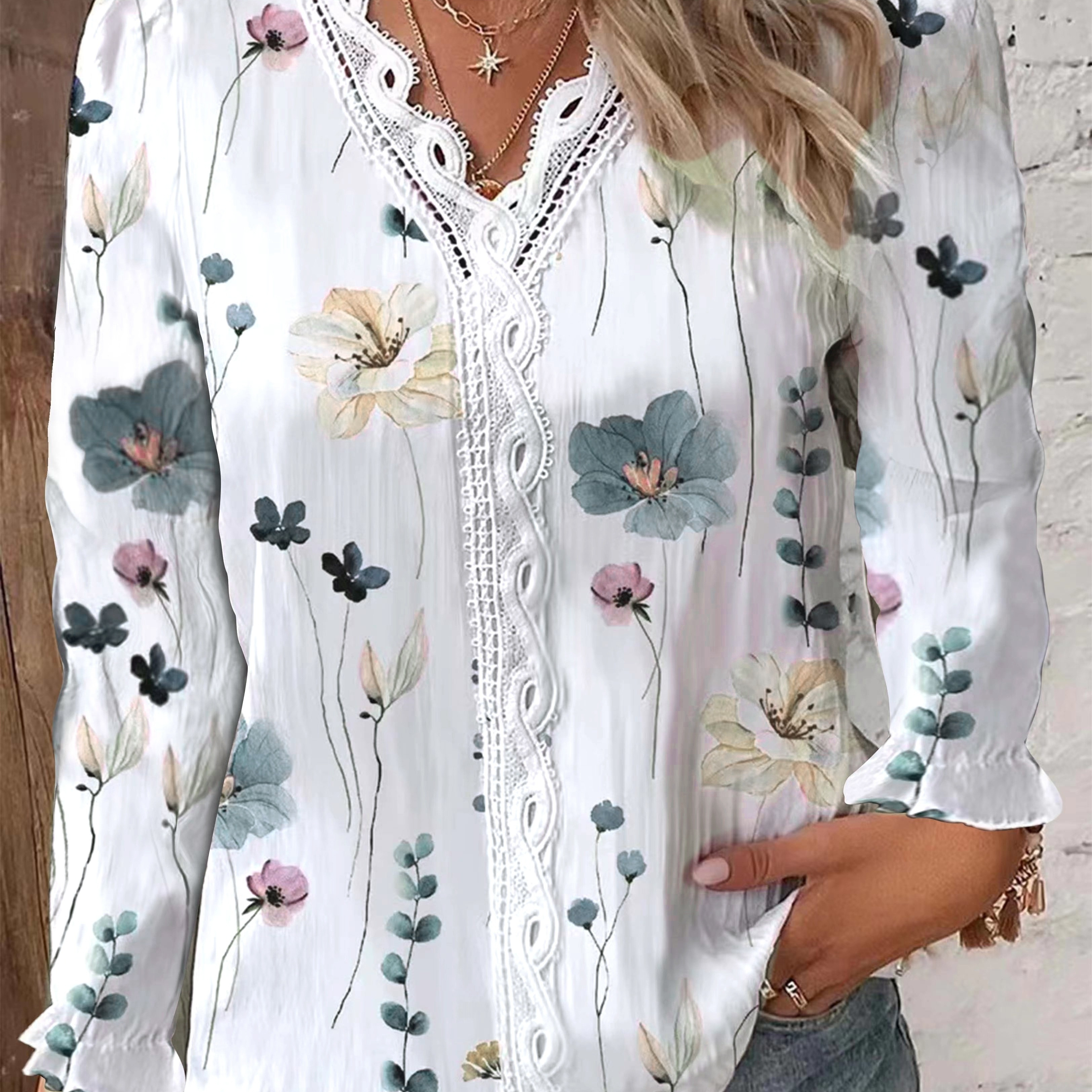 

Plus Size Casual Top, Women's Plus Floral Print Contrast Lace Long Sleeve V Neck Slight Stretch Top