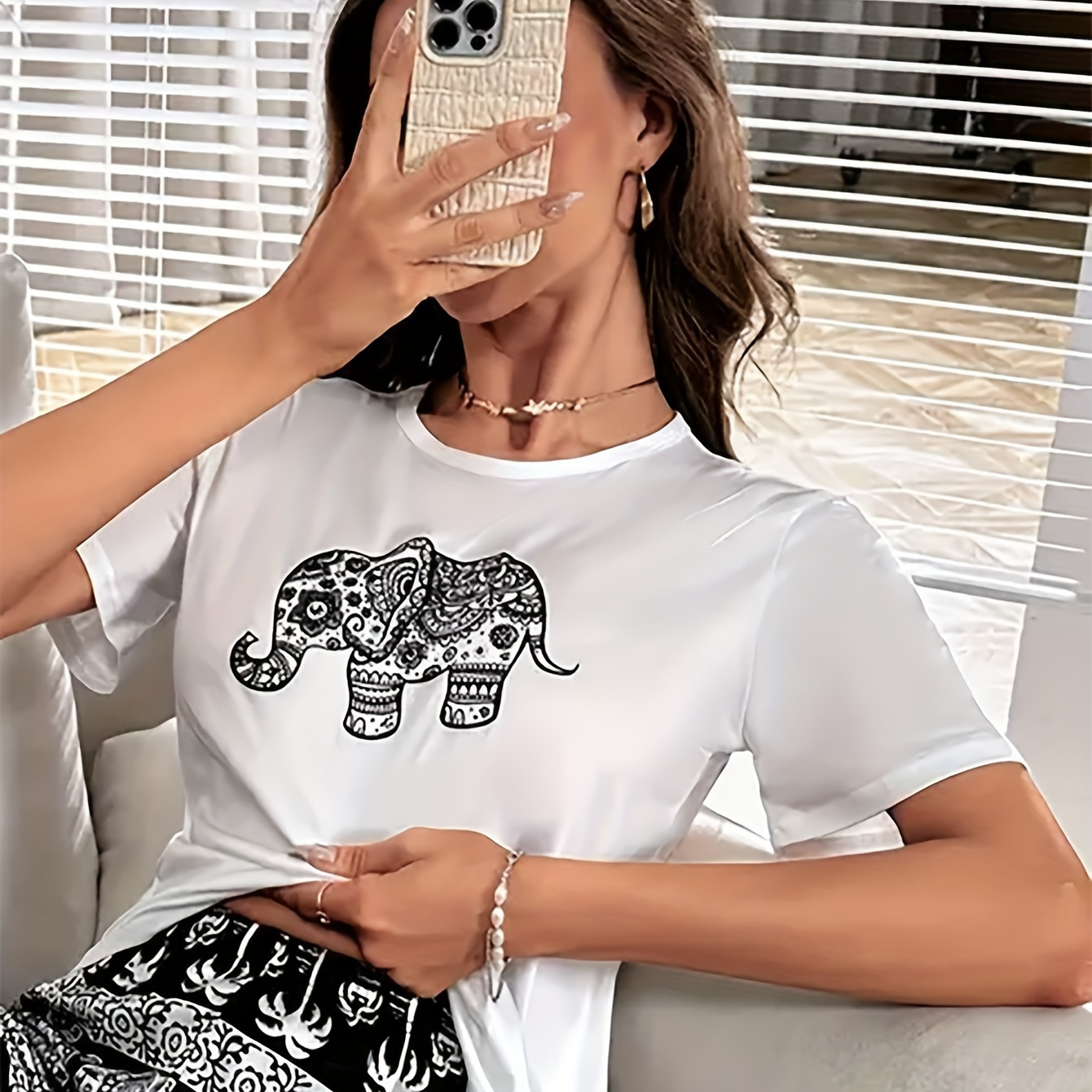 

Women's Round Neck T-shirt With Geometric Elephant Print, Short Sleeve Casual Lounge Wear Top